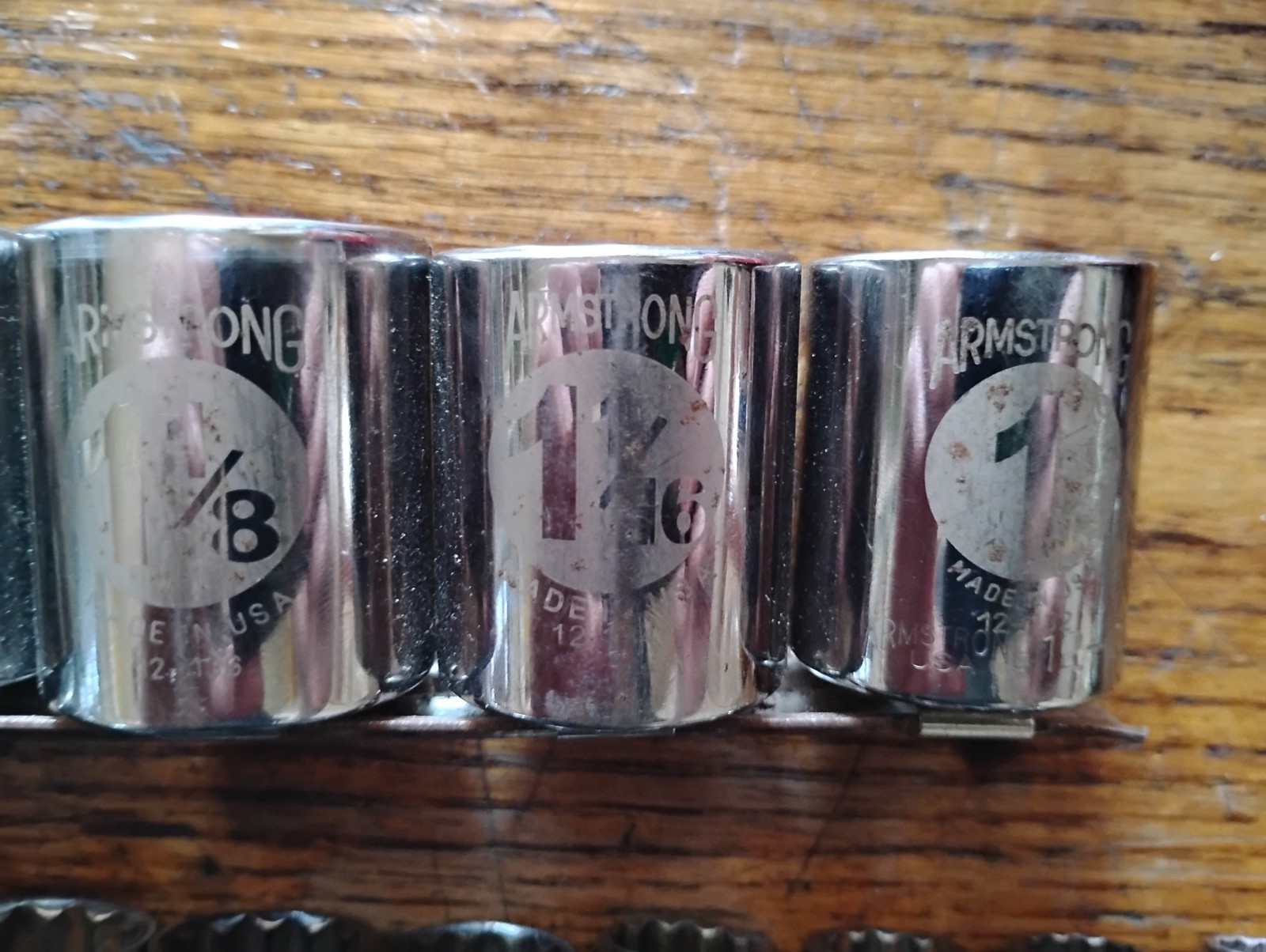 Armstrong 12 Point 1/2″ Drive 15 Piece Socket Set 3/8” to 1-1/4” Made in USA