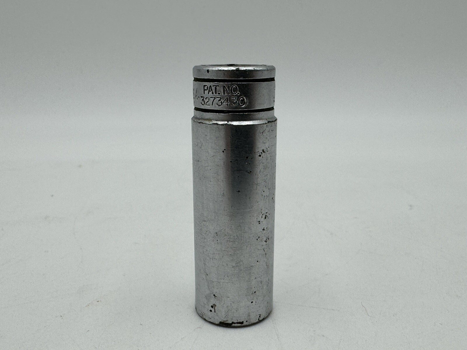 Snap-On USA [SFS181] 9/16″ 3/8″-Drive SAE Deep 12-Point Chrome Socket. G7