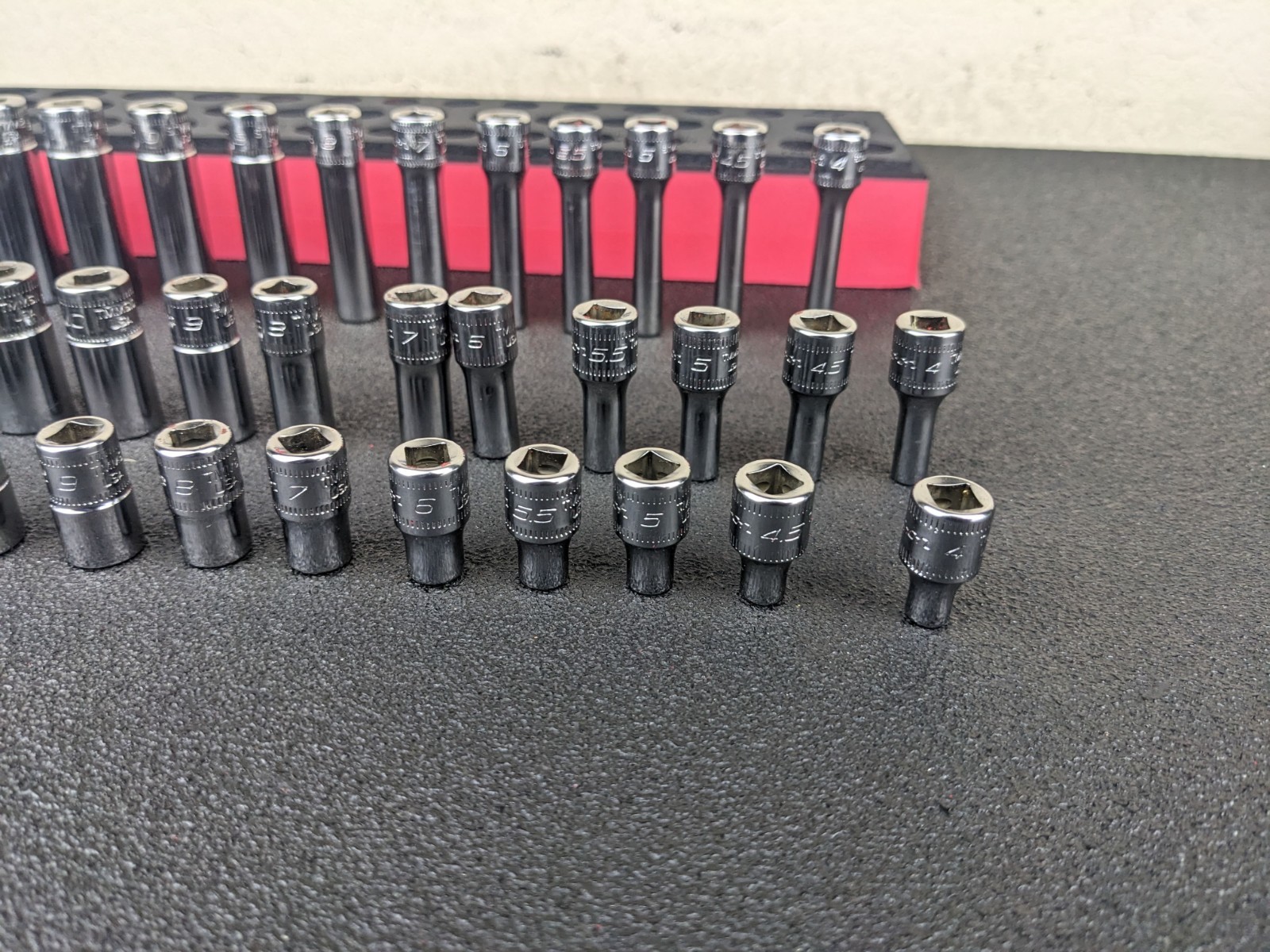 #bn381 Snap-On Tools 142STMMSYFR1 42pc 1/4″ Drive 6-Point Metric Foam Socket Set