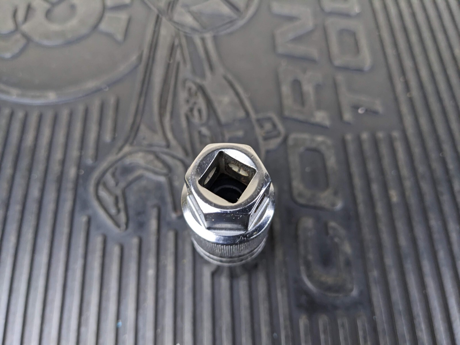 #be436 Snap-on Tools USA 3/8″ Drive 18mm 6 Point Spark Plug Socket S9711KA