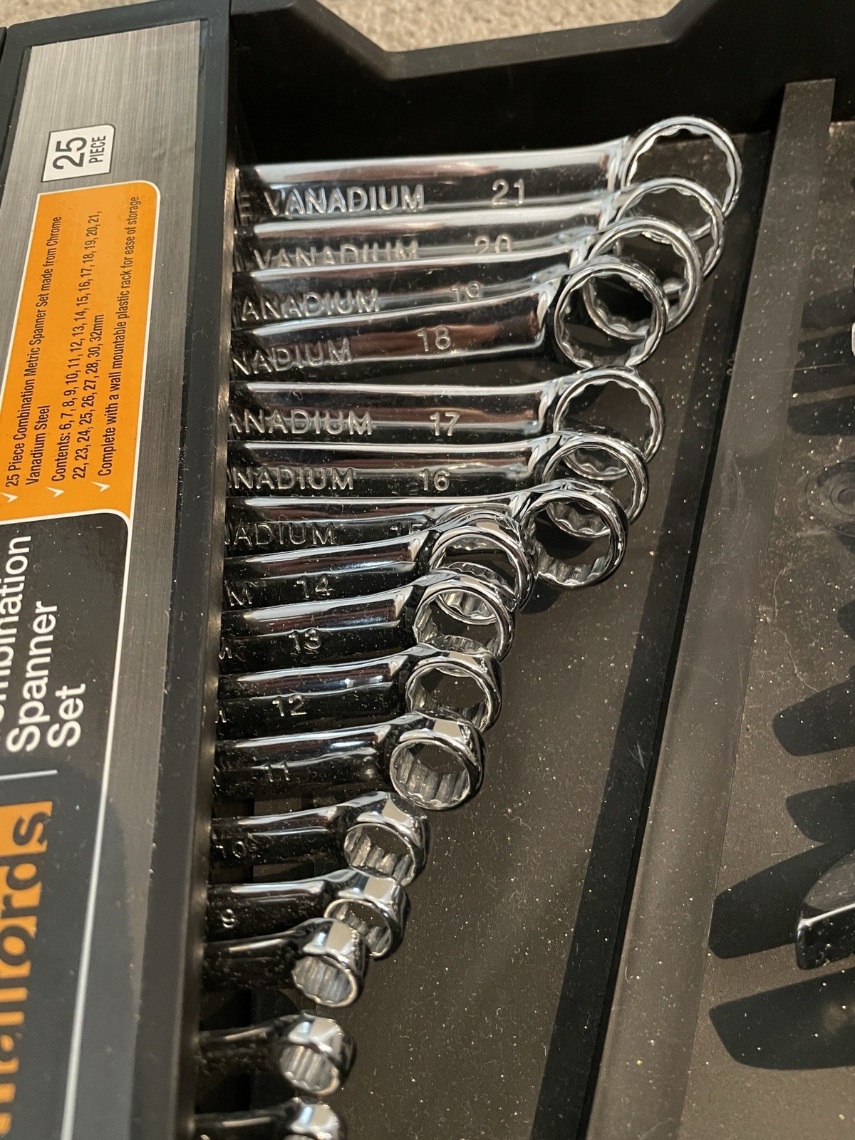 Halfords 25 Piece Metric Combination Spanner Set Chrome Vanadium Steel Brand-New