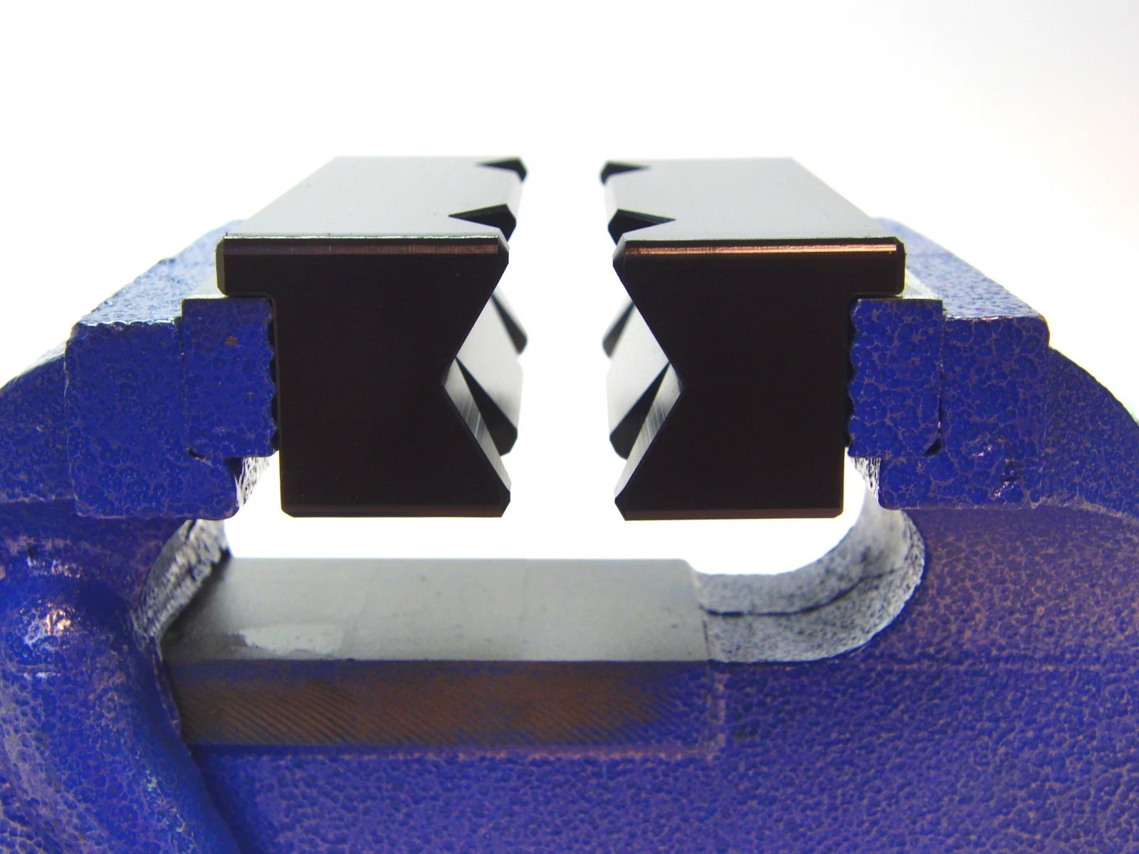 NO-M.A.R® Polymer Magnetic Vise Soft Jaw for Polished Billet Aluminum AN fitting