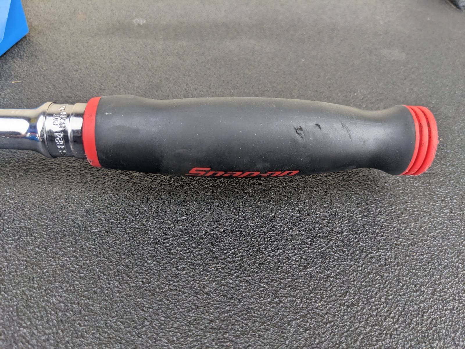 #bo673 Snap On Tools SHBB24 1/2″ Drive 24″ Soft Grip Handle Breaker Bar RED