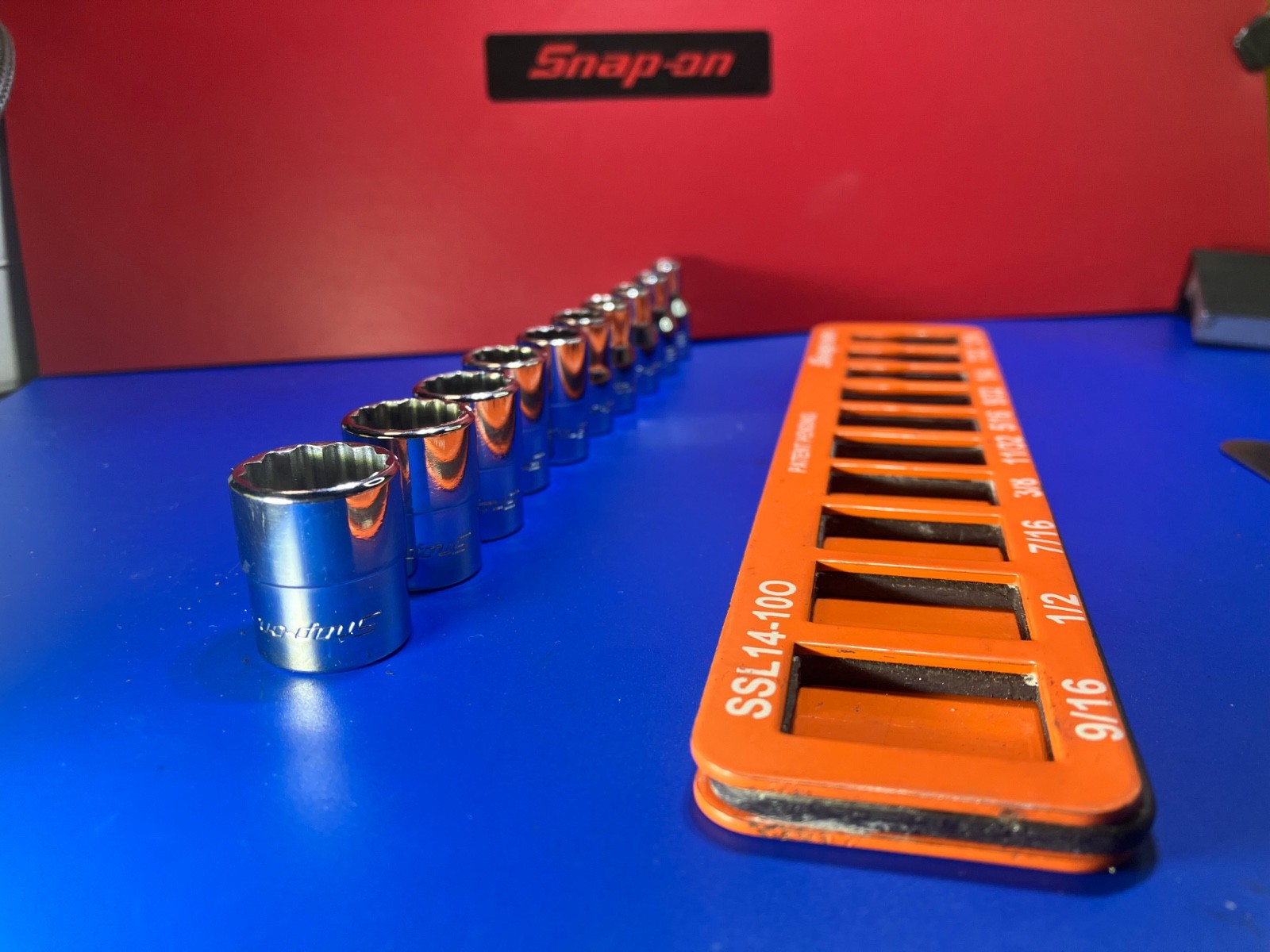 Snap On 1/4″ Drive 12-POINT SAE Shallow Socket Set W/Collectable All Metal Tray