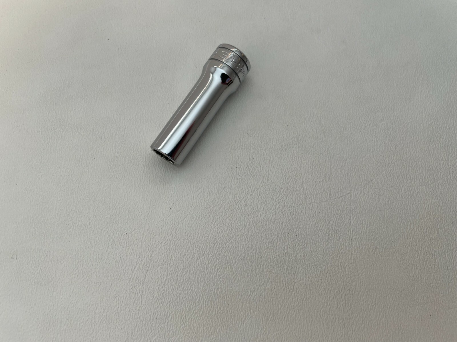 Snap-On Tools USA *MINT* 3/8″ Drive 12pt 3/8″ SAE Deep Chrome Socket SF121