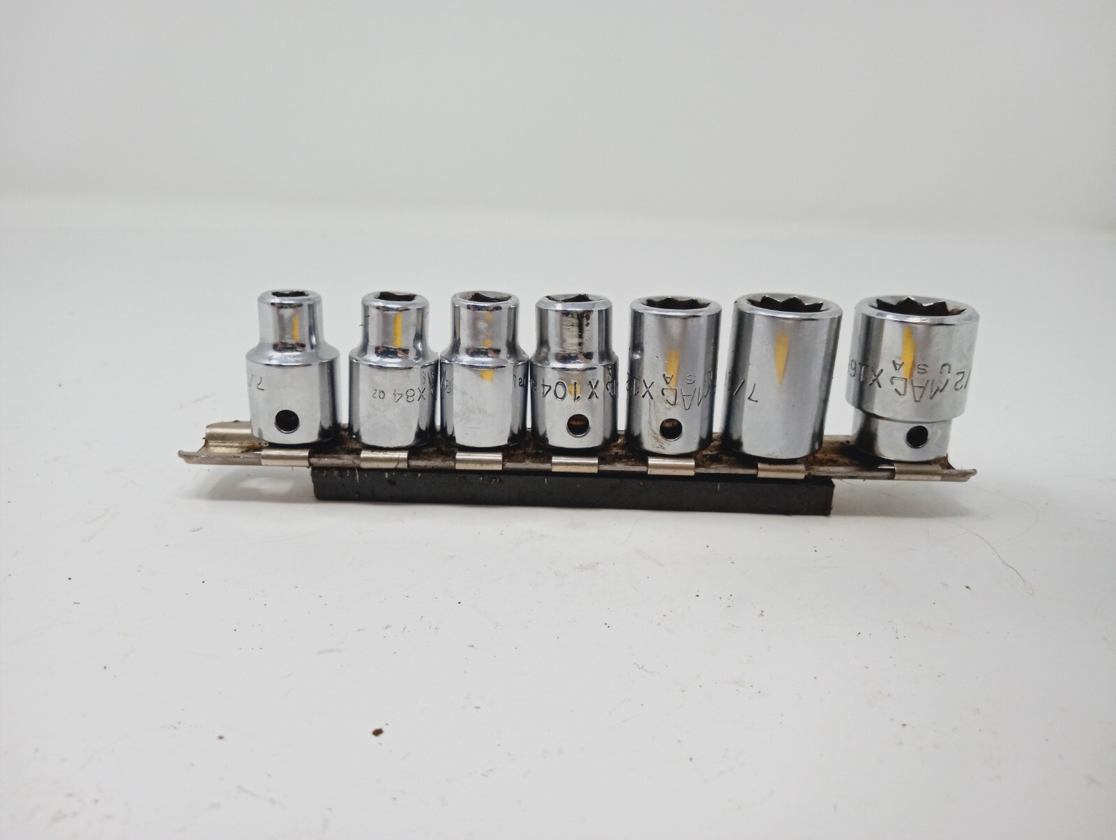 Mac Tools 7 Piece Set X168 to X74 3/8″ Drive 8 Pt Shallow Chrome Sockets W/Tray