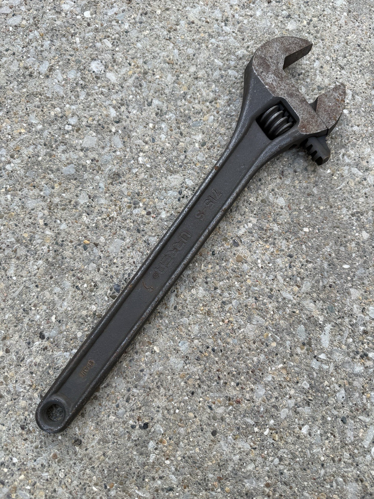URREA 715-S 15” Black Industrial Finish Adjustable Wrench, Surface Rust