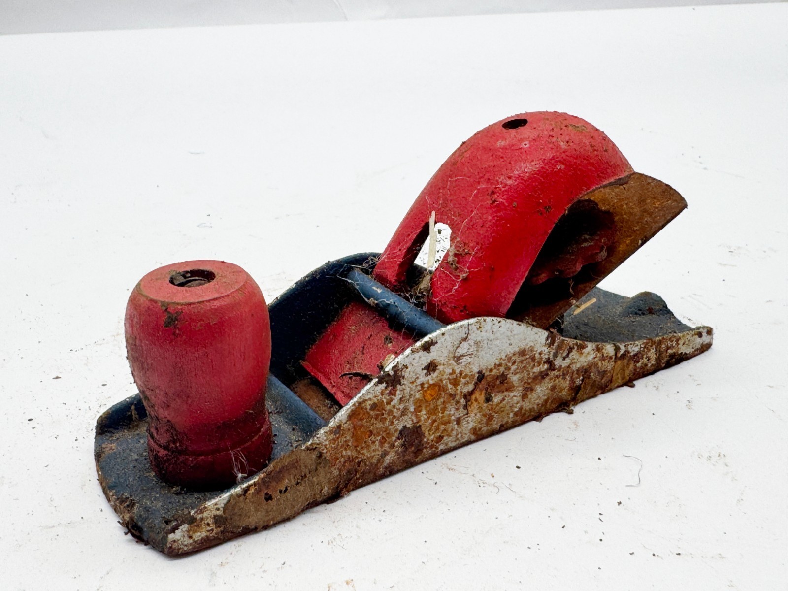 VINTAGE METAL BLOCK PLANE RED AND BLACK WOODWORKING TOOL RESTORATION