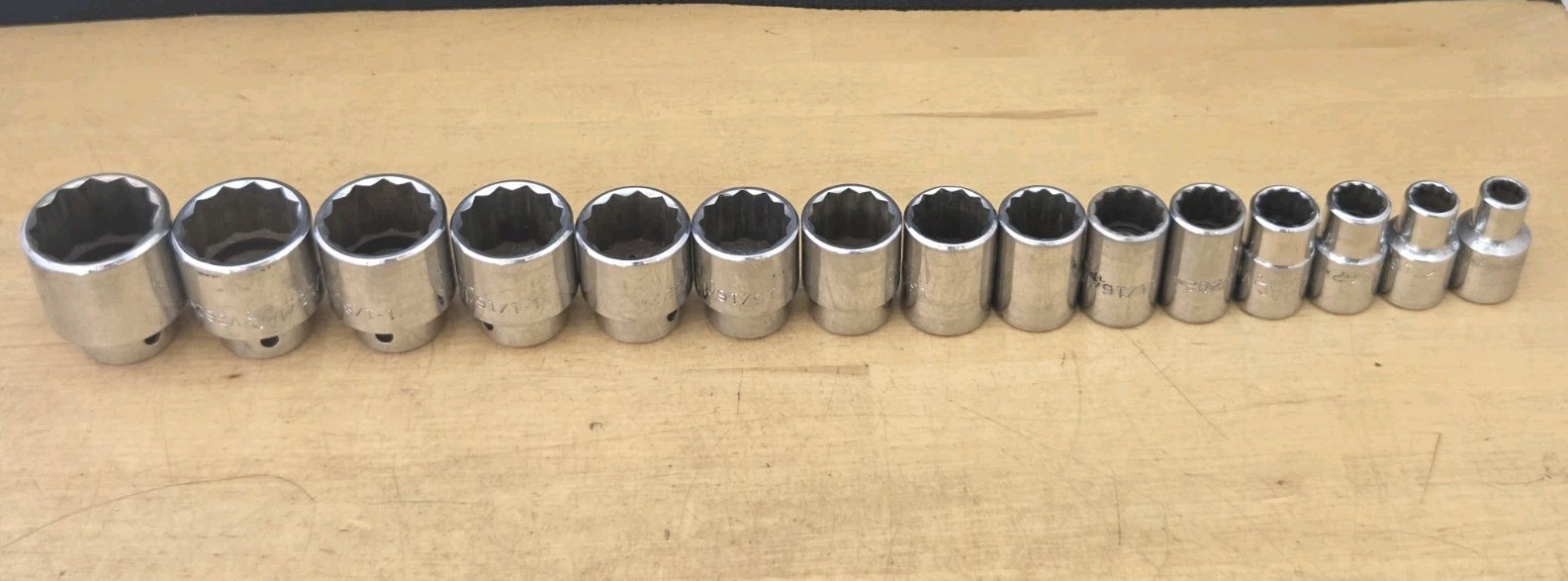 MAC Tools SV152TR – 1/2″ Drive 15 Pc SAE Shallow 12Pt Chrome Socket Set W/ Tray