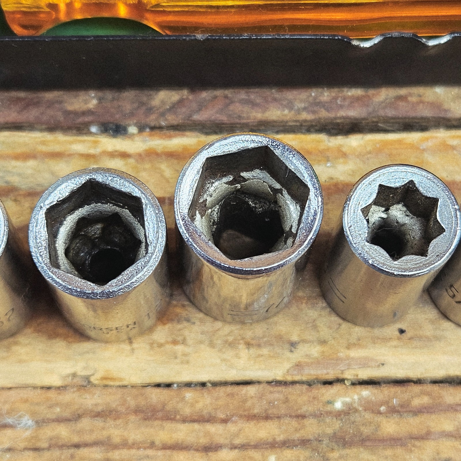 Made in USA Thorsen 1/4″ Drive 16 Piece 77MC Ratchet Socket Set in Metal Box