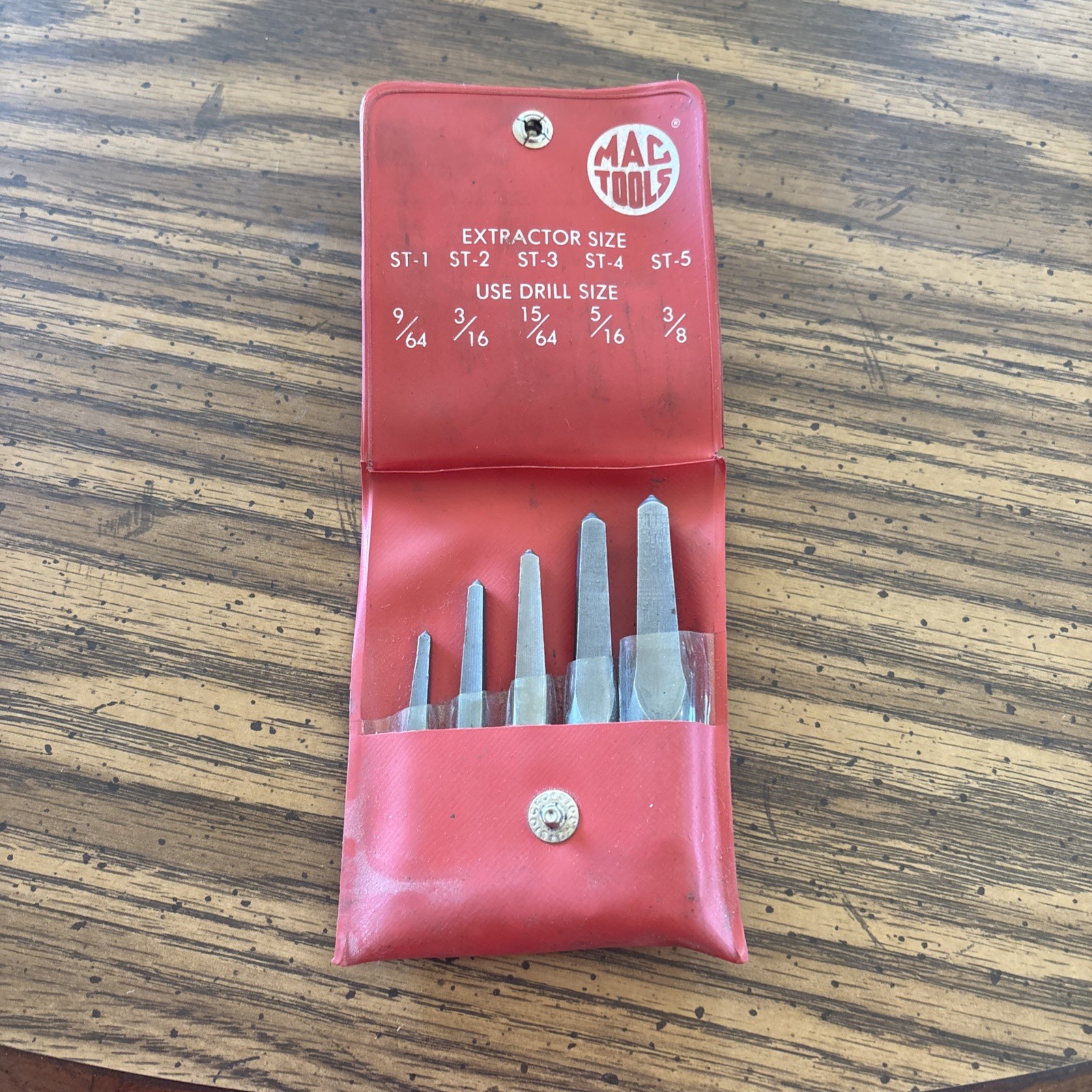 Mac Tools 5PC Screw Extractor With Red Pouch 5663ES, USA