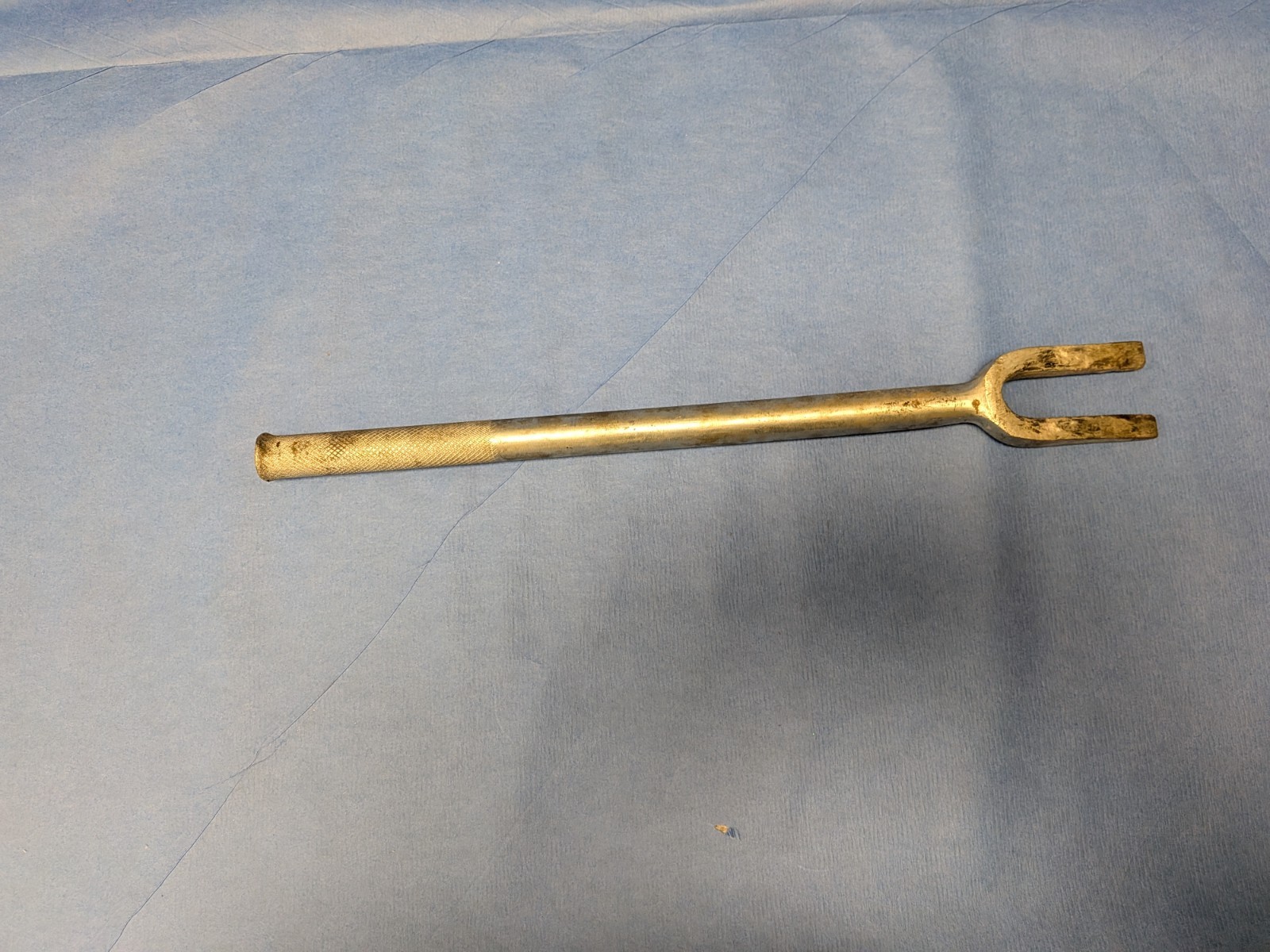 12 Inch Automotive Ball Joint and Tie Rod Pickle Fork Tool, Used, 16 Inches Long