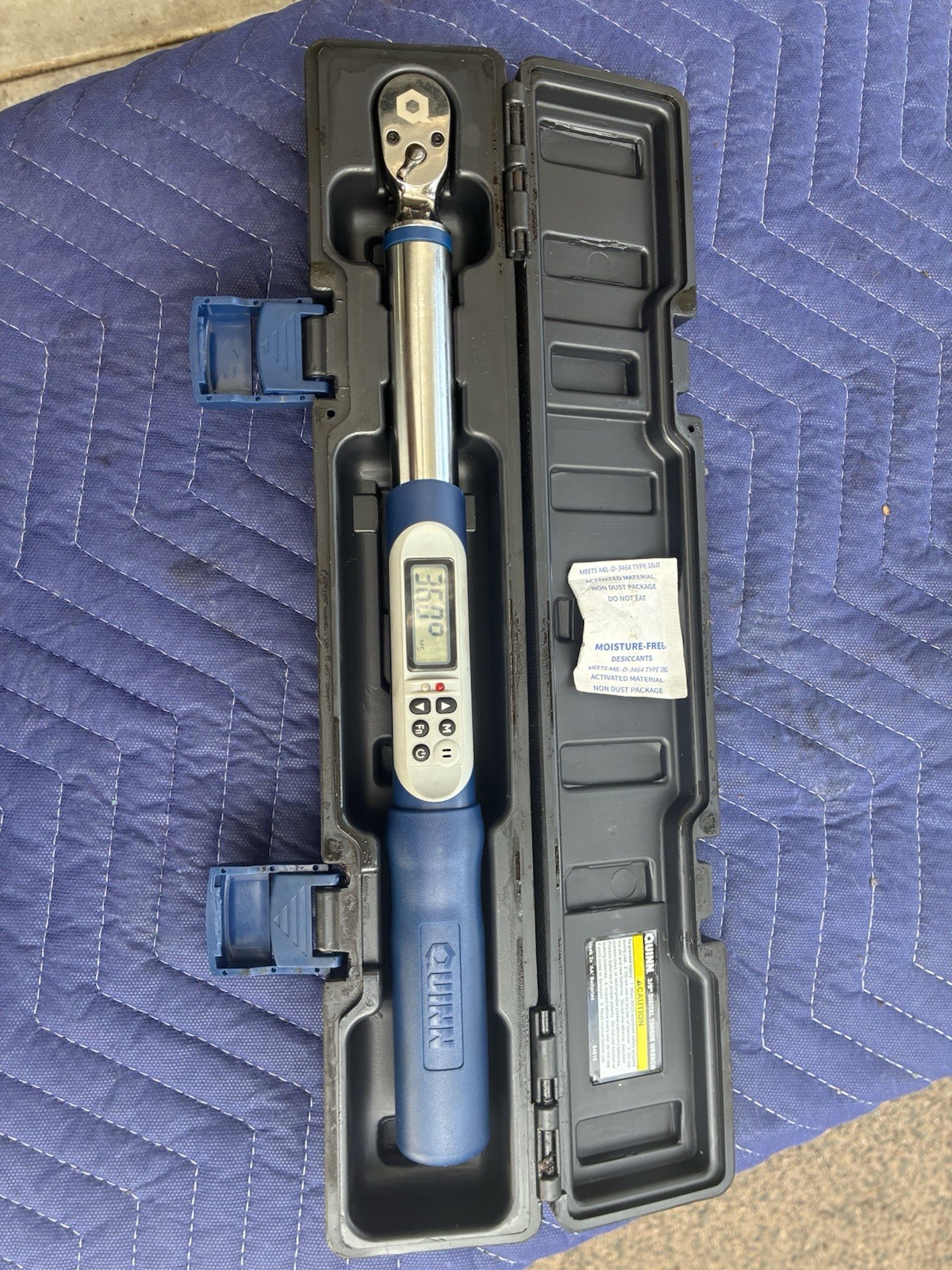 Quinn 3/8″ Digital Torque Wrench 5–100 ft-lbs / 6.8–135 Nm 64915