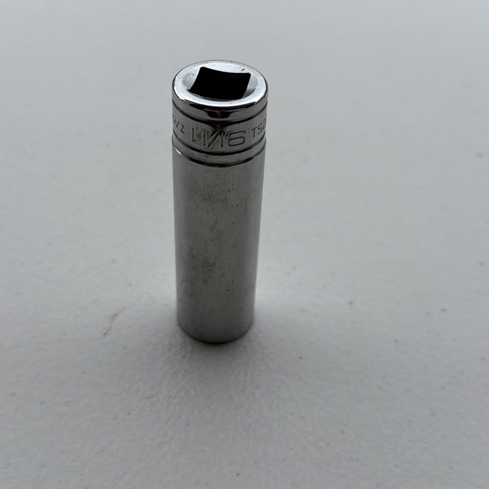 Snap-On 1/2″ Drive 6-Point SAE 11/16″ Deep Socket TS221