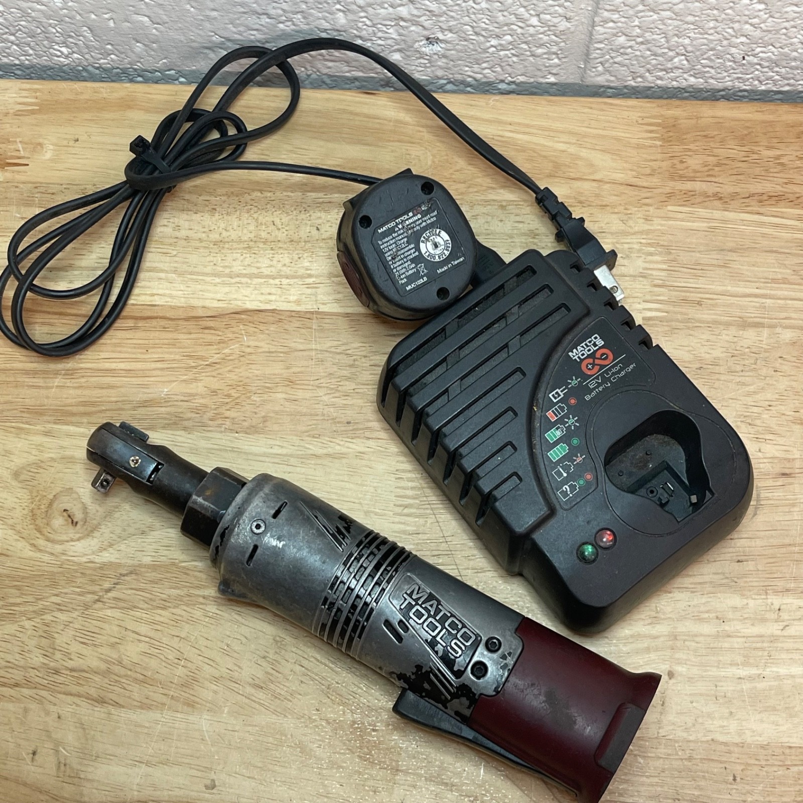 Matco Tools High Speed 1/4″ Battery Ratchet MCL1214RA W/BATT & CHARGER 12v