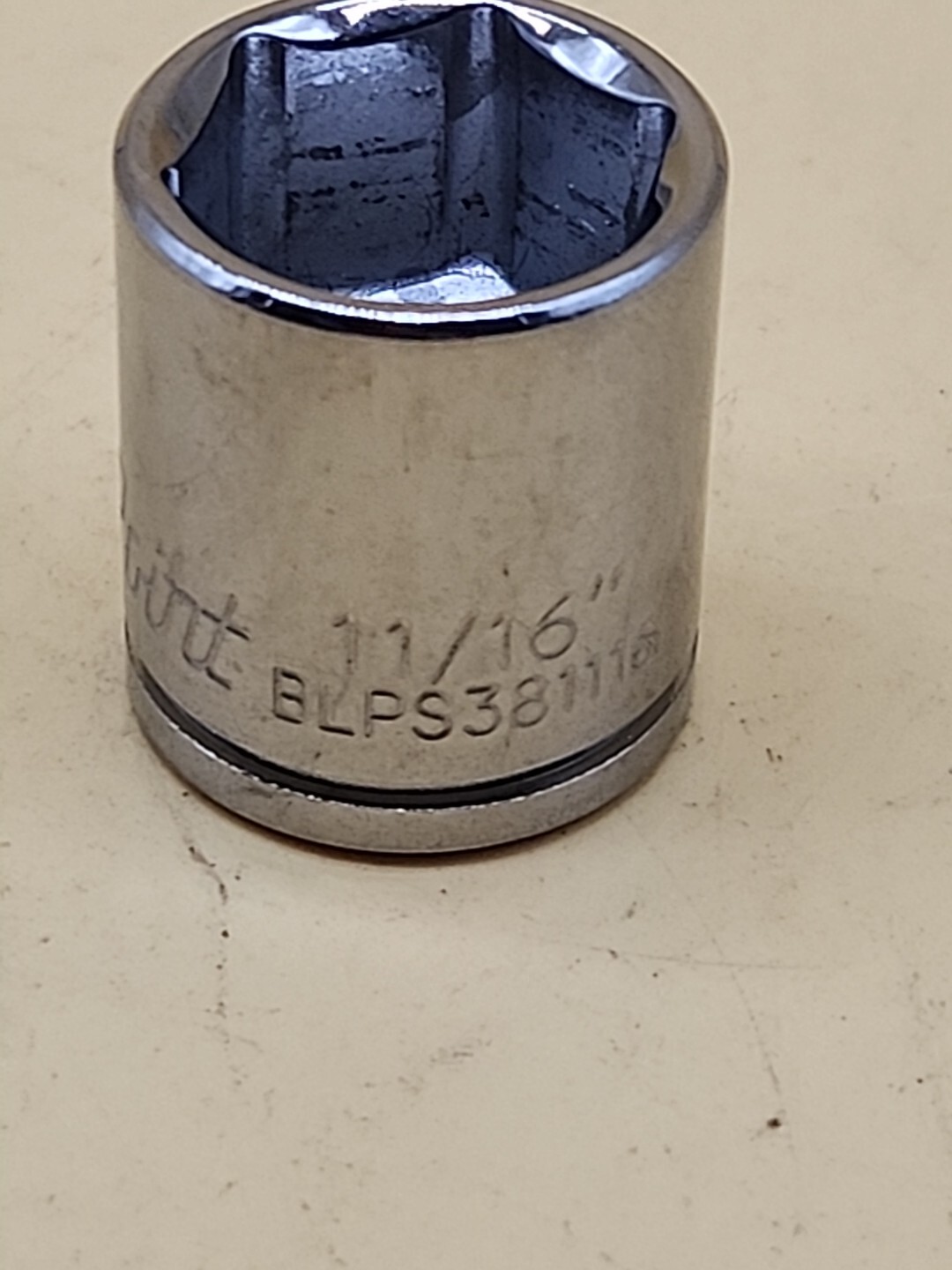 Blue-point Tools 3/8″ Dr. 6-Pt SAE 11/16″ Shallow Socket BLPS381116 USA