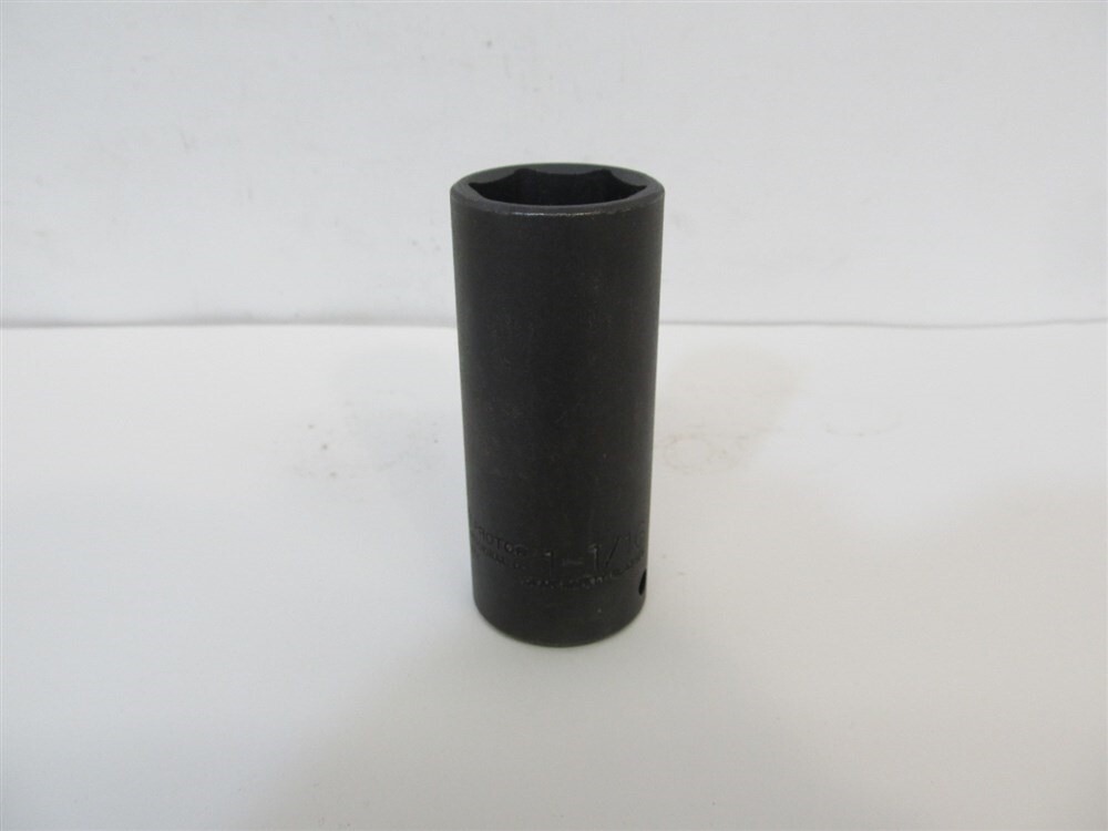 Proto J7334HT, 1-1/16″ Deep Impact Socket, 1/2″ Drive, 6 Point, Thinned Walled
