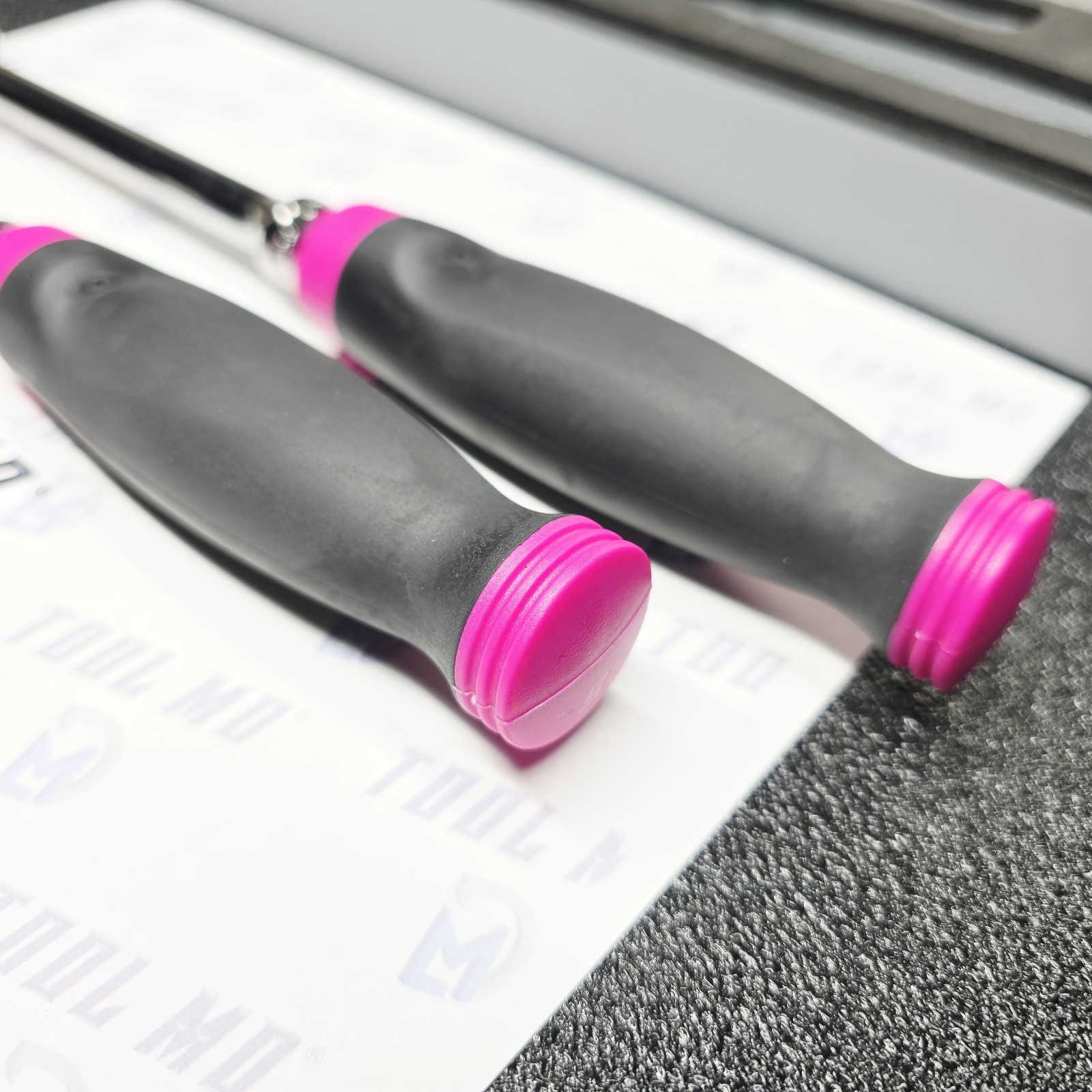 Snap-on Tools USA NEW ELECTRIC PINK 2pc 3/8″ Drive 100 Tooth Cynergy Ratchet Set