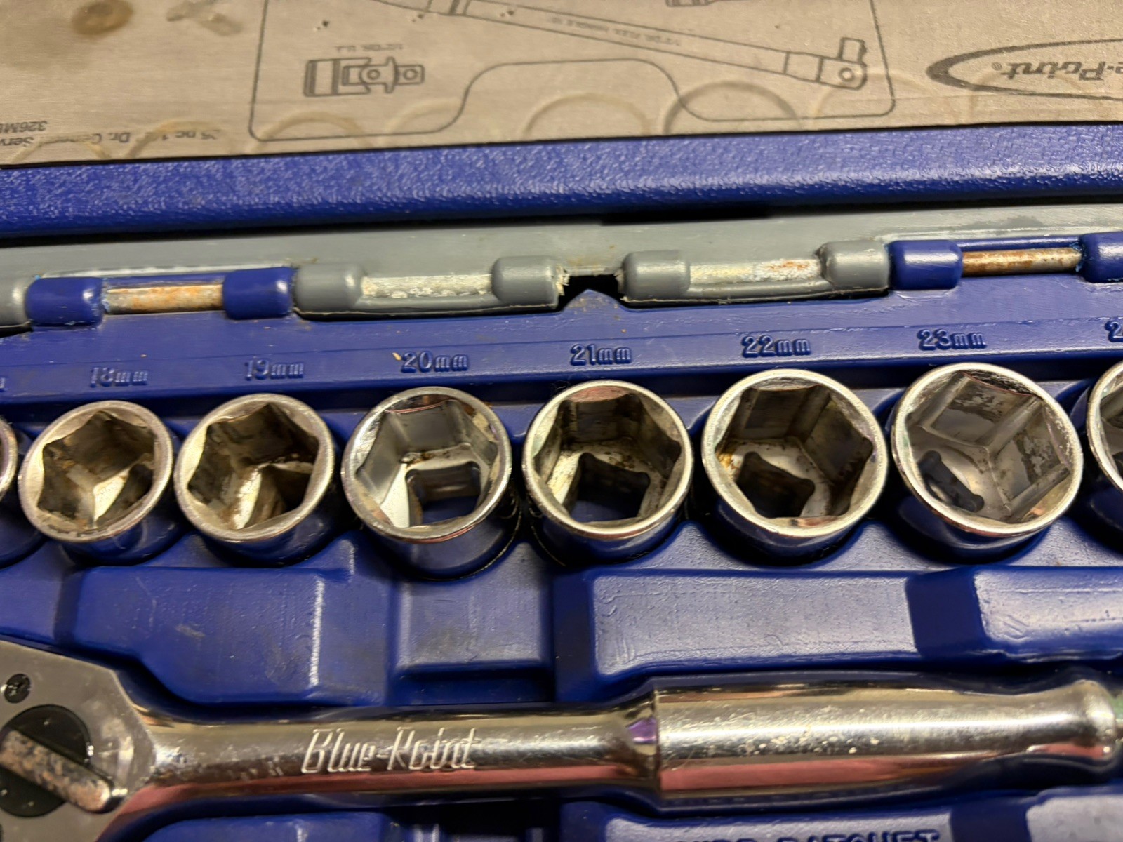 Blue Point 33 pc 1/2″ Drive SAE/Metric General Service Socket Set BLPGSS1233