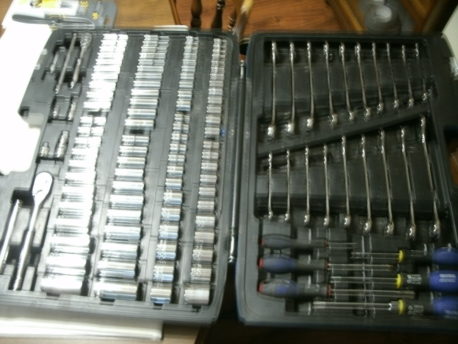 Expert 126pc 1/4″ & 3/8″ Drive Socket Wrench Tool Screwdriver Set E034835