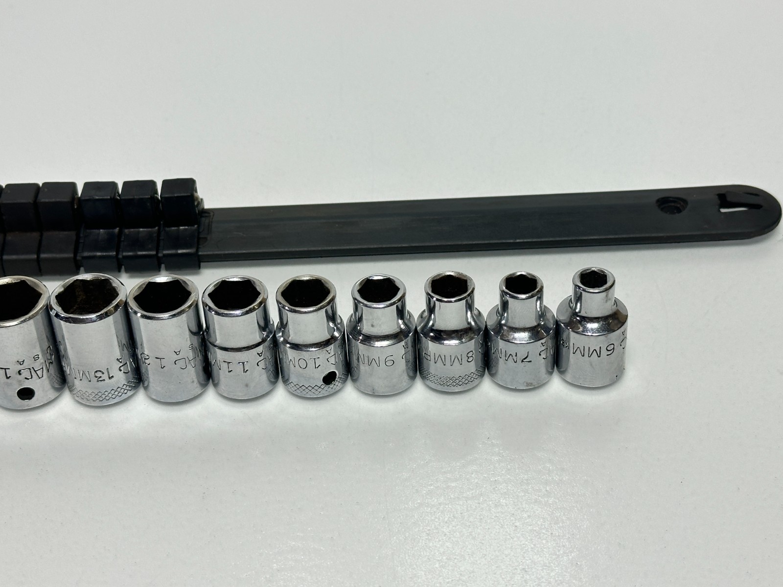 MAC Tools USA SXM146TR 3/8″ Drive 14pc Metric 6mm to 19mm Socket Set, 6 Point