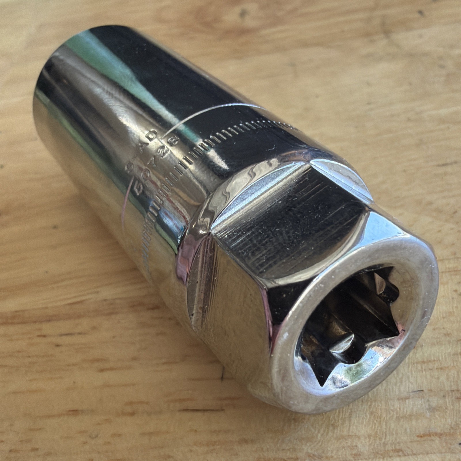 Craftsman 18mm Spark Plug Socket 3/8″ Drive 6 Point Easy Read S-AD 50728