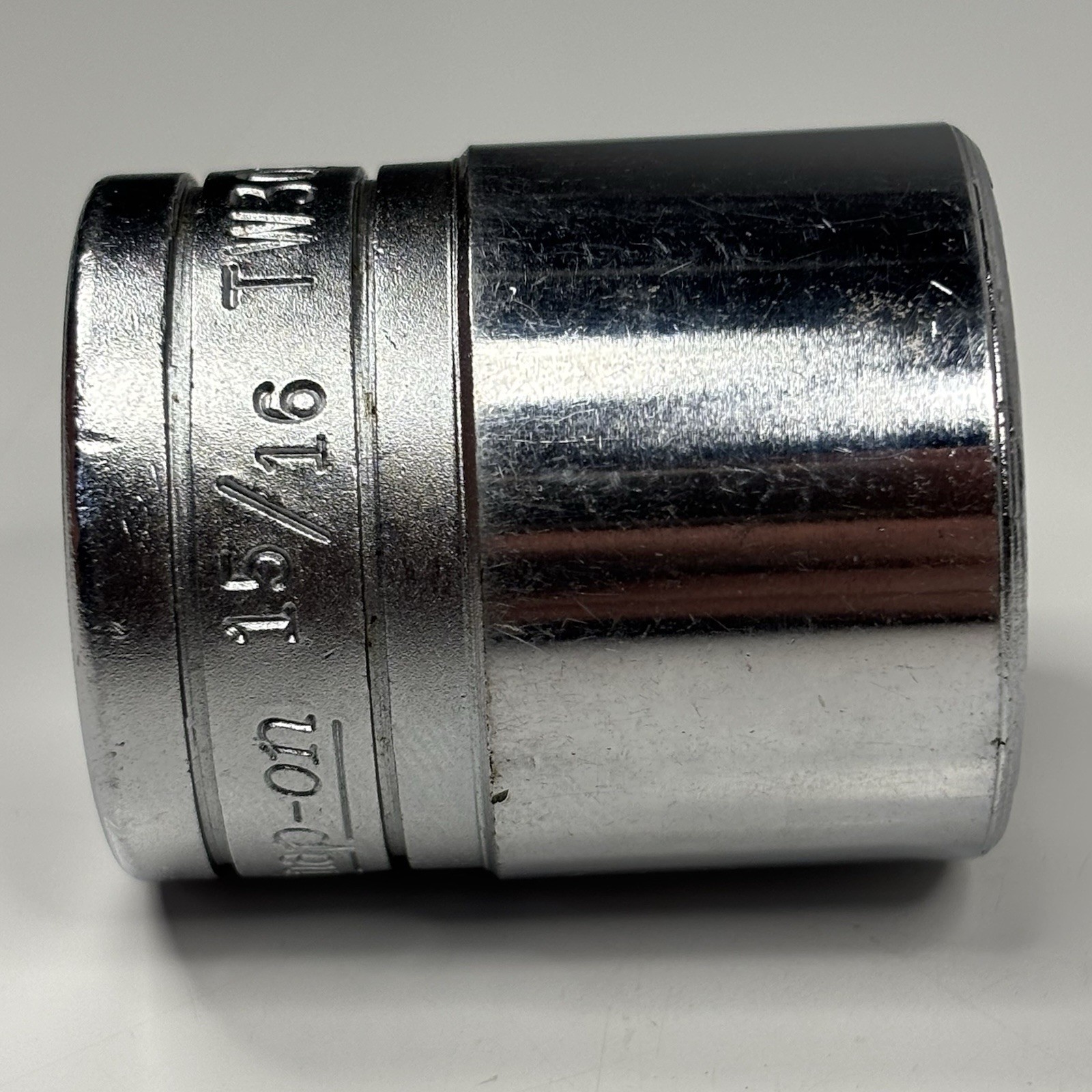 Snap On Tools TW301 1/2 Dr 6Pt SAE 15/16 Flank Dr Shallow Socket VTG 1983 USA