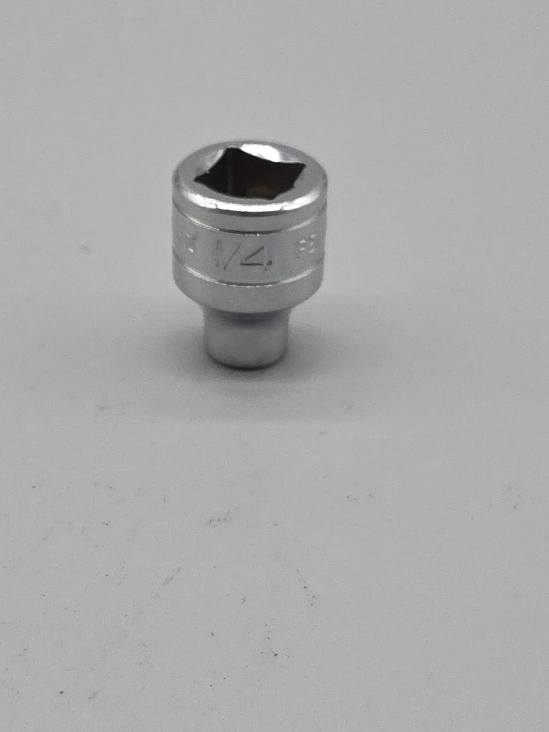 Snap-onTools 3/8″ Drive 1/4″ 6PT SAE Shallow Chrome Socket FS081 USA
