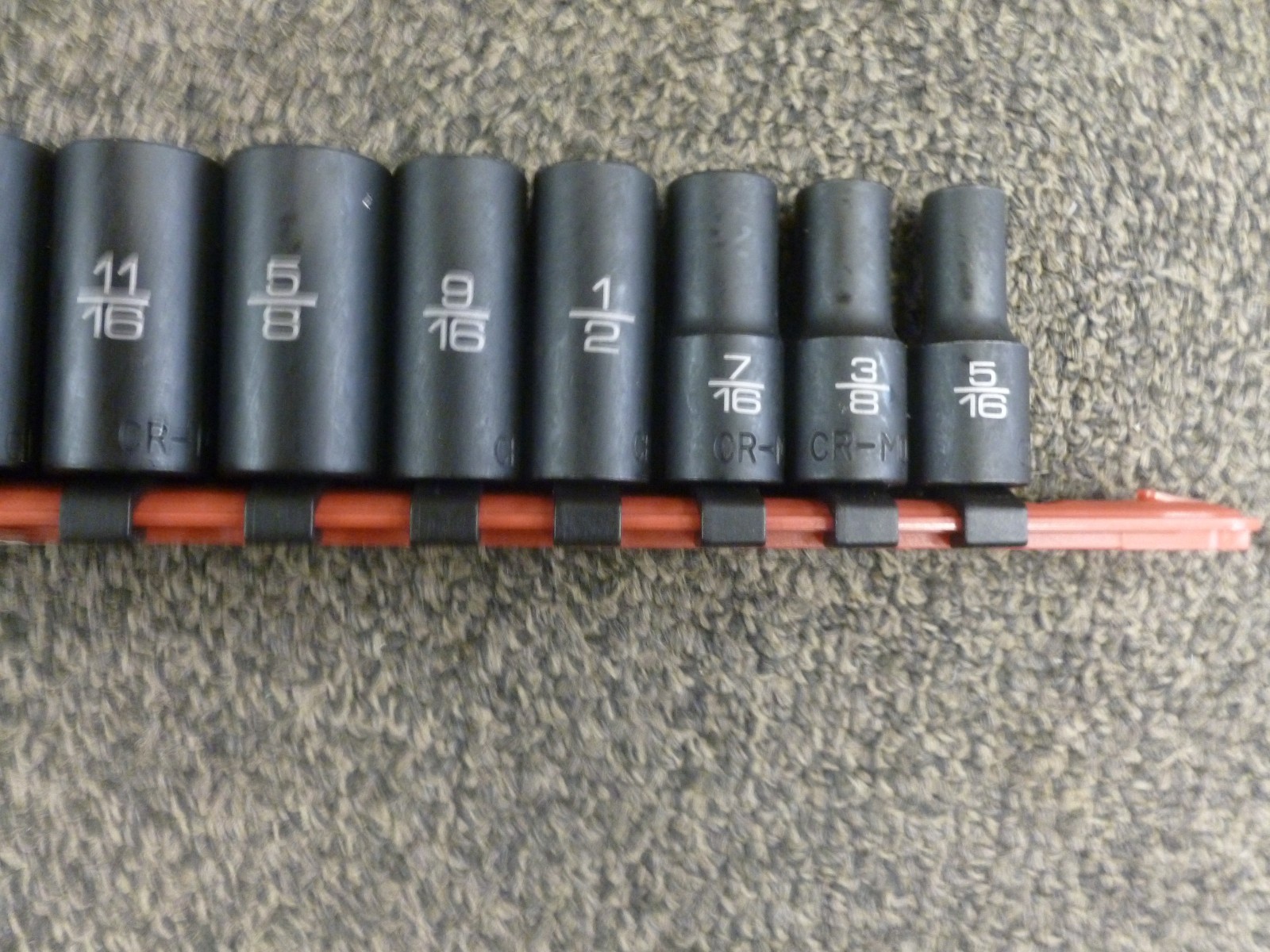 Matco Tools SBIP126V 12 Piece 3/8″ Drive 6 Point SAE Impact Socket Set
