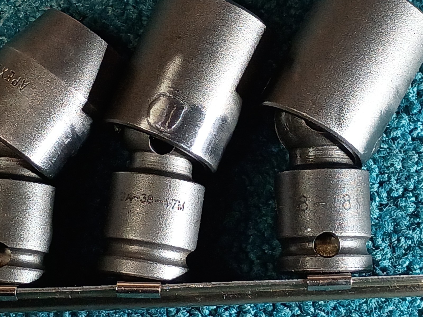 Apex APU37M Precision Universal Metric Elbow Socket Set 3/8″ Drive 10-18mm