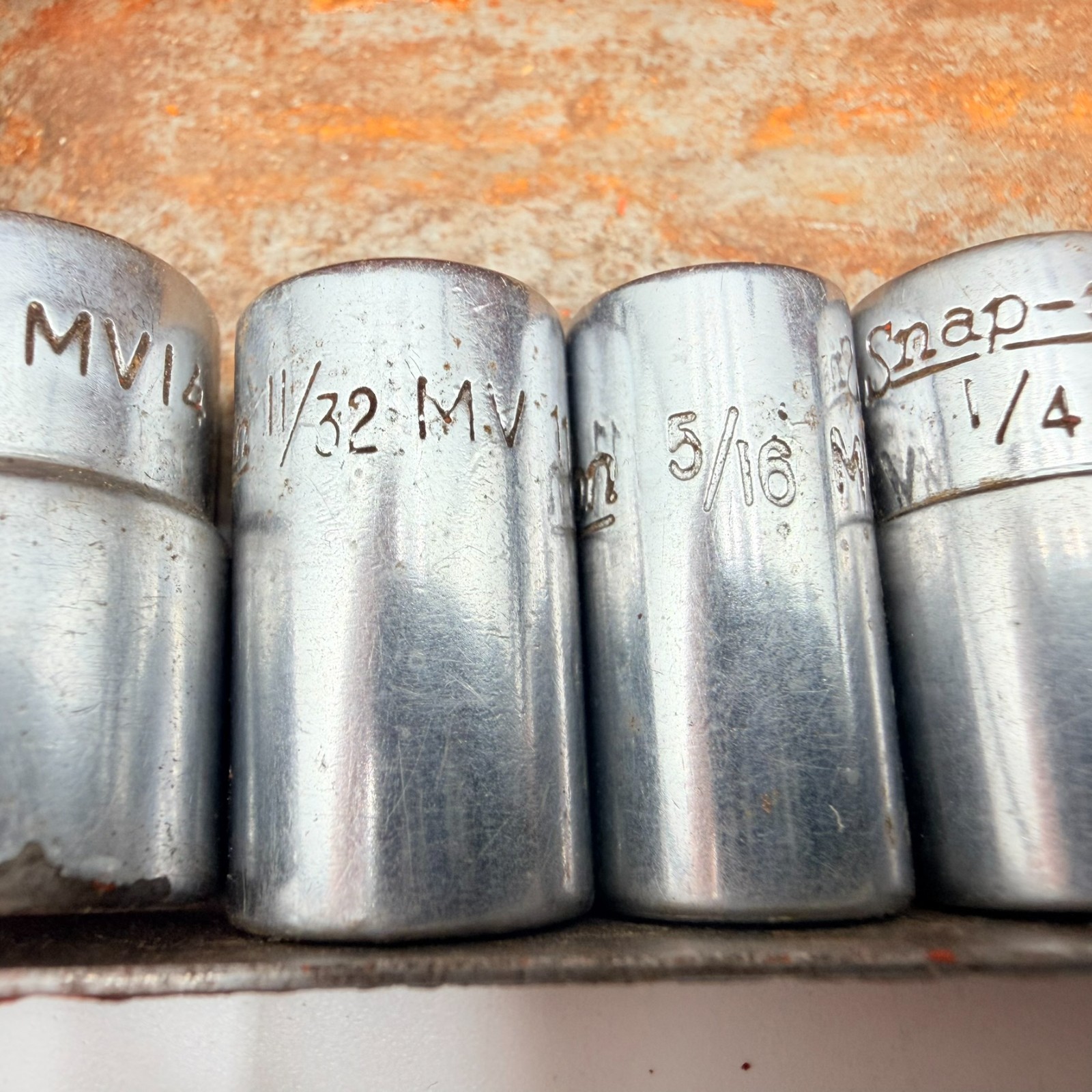Vintage Snap-On Socket Set w/ Metal Box 7 SAE Sockets 1/4″ Drive USA