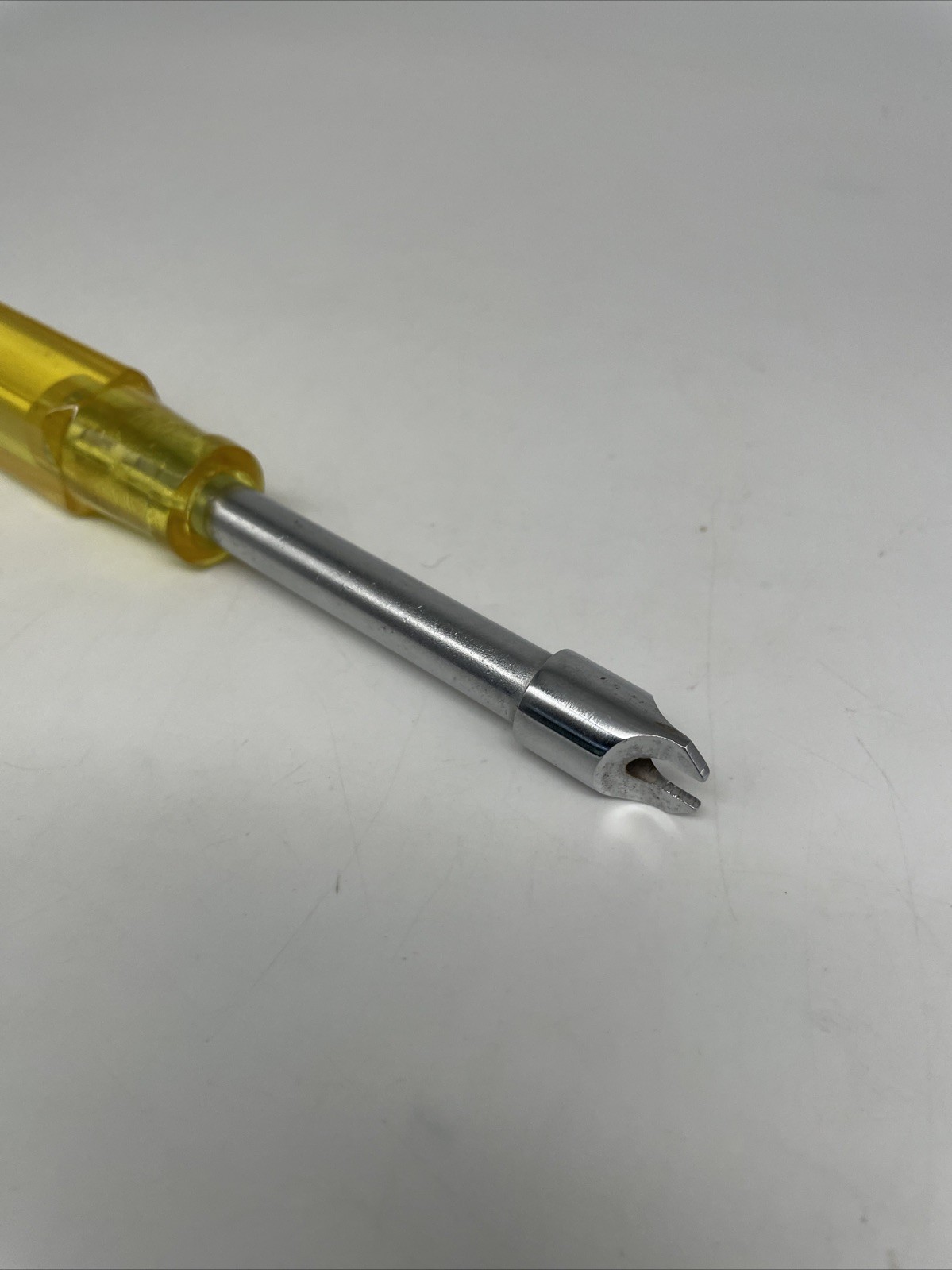 Snap On Tools Dash Nut Trim Specialty VW Porsche Clear Screwdriver Handle