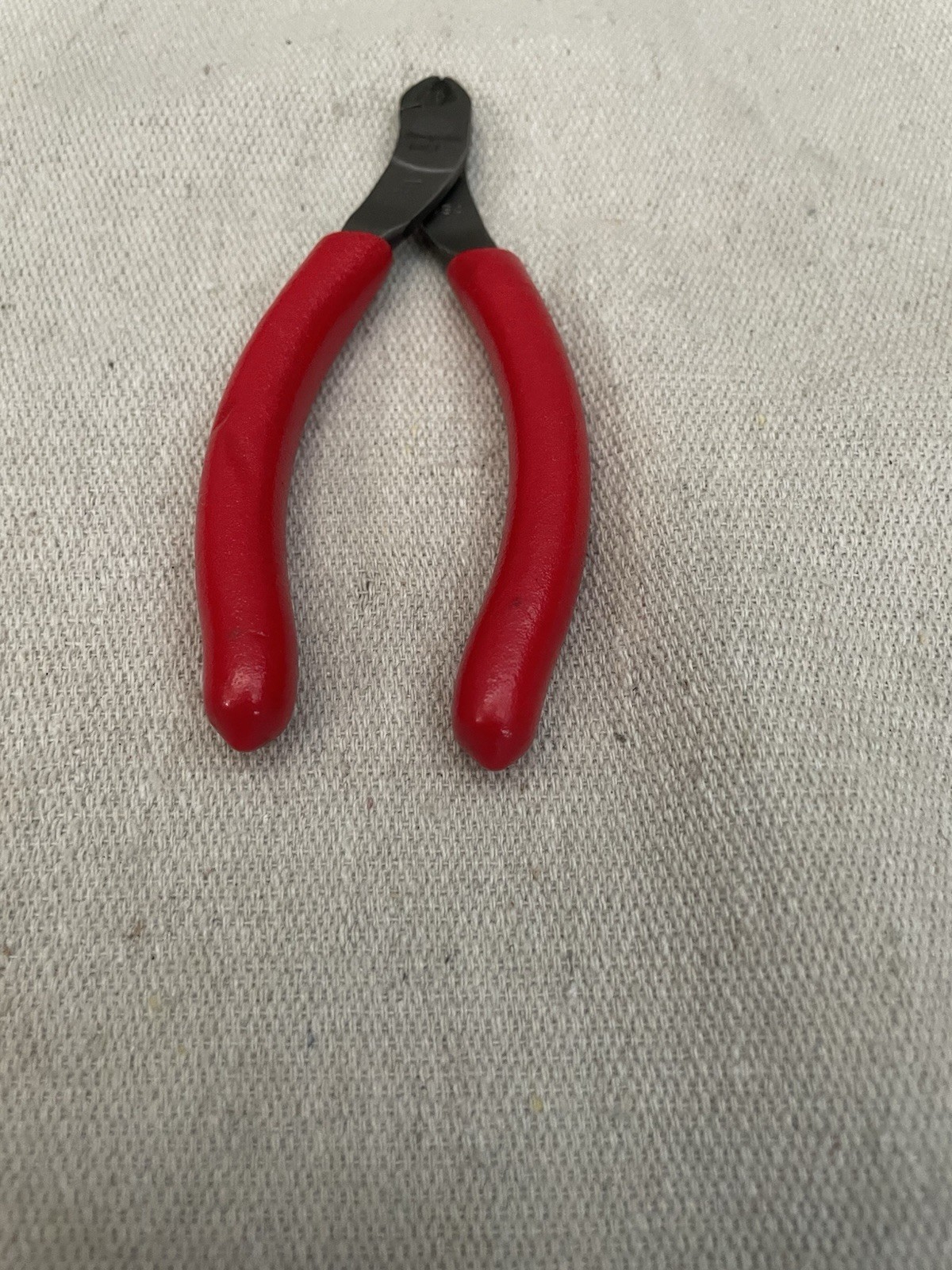 Snap-on Tools USA RED Soft Grip 4″ Diagonal Cutter Pliers 84CF