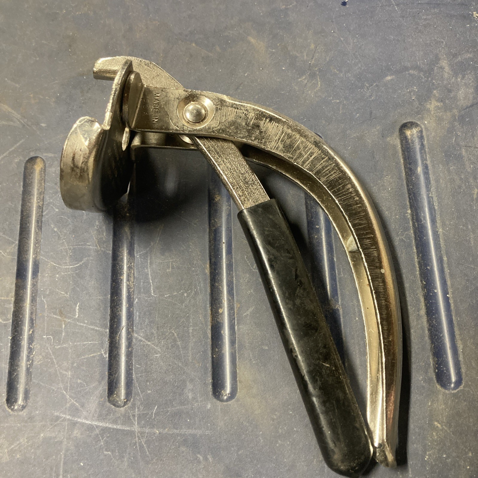 Blue Point YA2090 – Radiator Cap Pliers – Sold By Snap On. Box 137