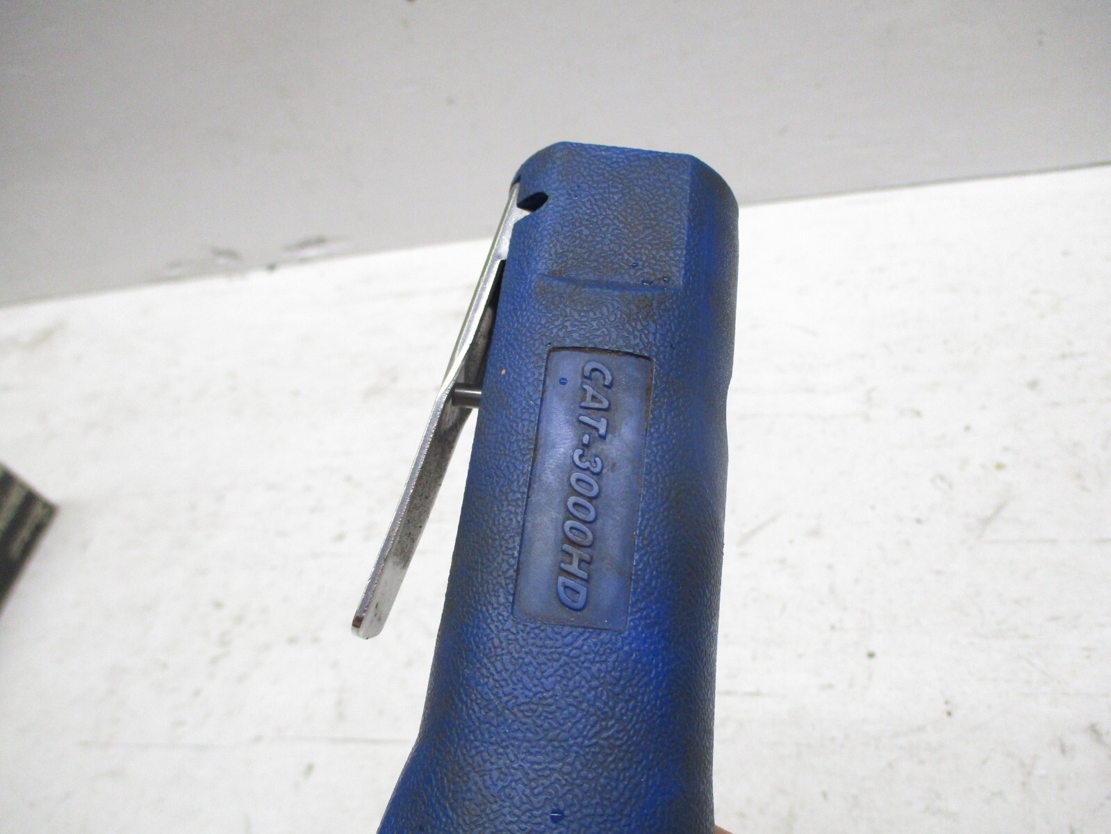 Cornwell 3/8 Drive Air Ratchet Blue CAT-3000HD