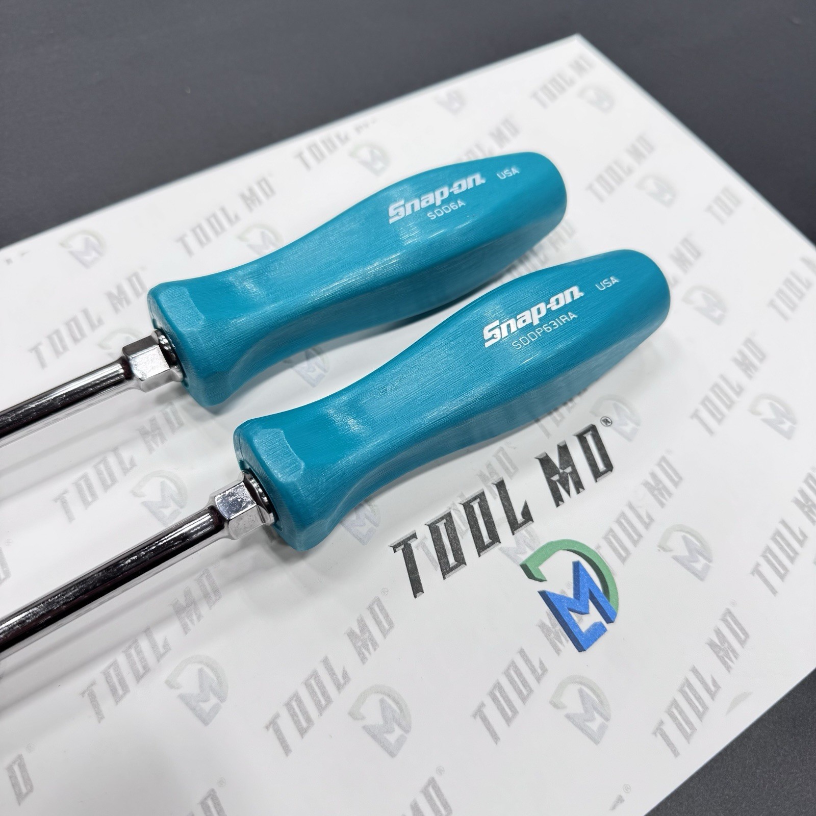Snap-on Tools USA NEW RARE 2pc TEAL Hard Handle Screwdriver Lot SDD6A SDDP63IRA