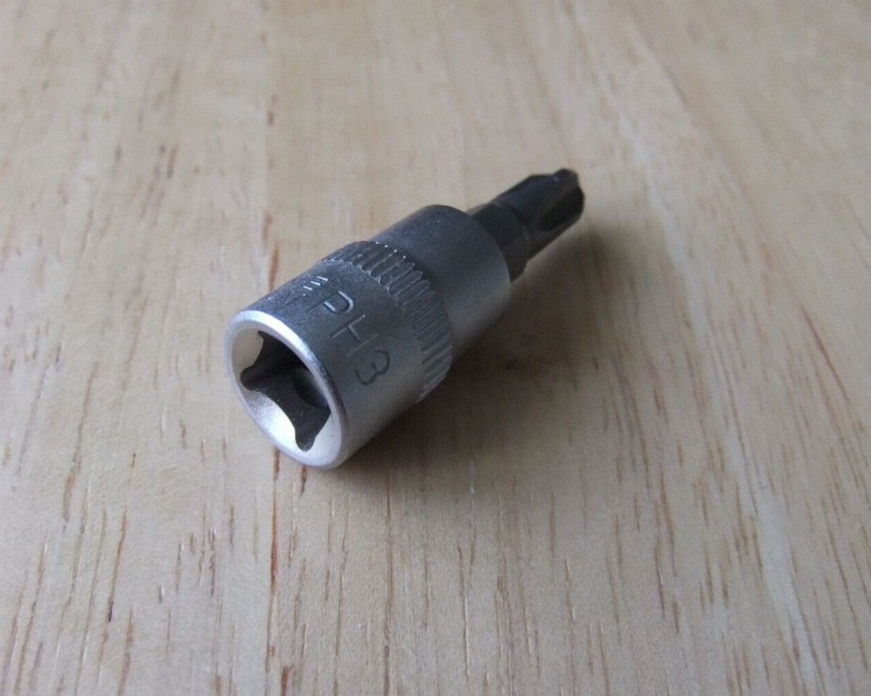 Welzh Werkzeug 1/4 Drive Chrome Vanadium Socket & PH3 S2 Steel Bit – 35mm Long