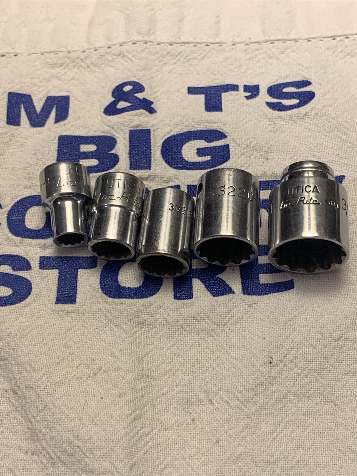 Utica 3/8″ Dr 5pc 12pt Loc-Rite Sockets 5/16″, 7/16″, 1/2″, 5/8″, 3/4″ USA