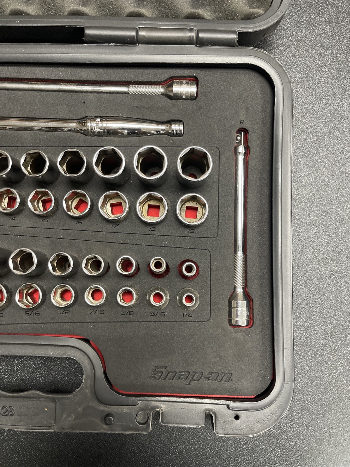 Snap On 51 pc 3/8″ Drive 6 Point Metric SAE General Service Set 251FSMBFR