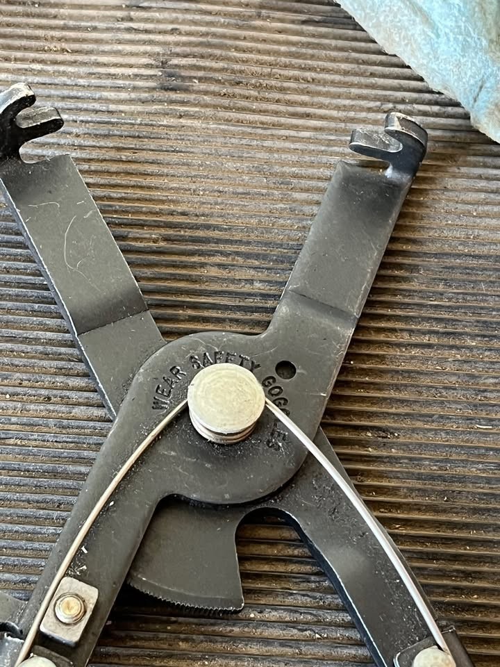 KD Pliers Ratcheting Self Lock Piston Ring Compressor 67-159 mm KD-1114
