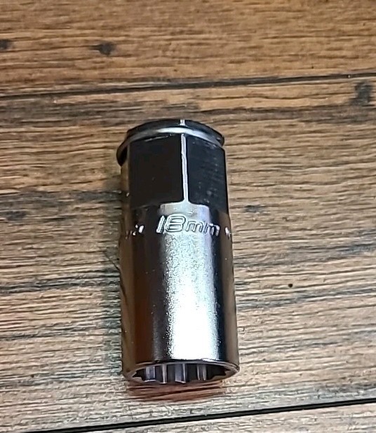 New Snap-On Tools USA WA28-18MA 18mm Metric Pass Thru Socket – 12 Point
