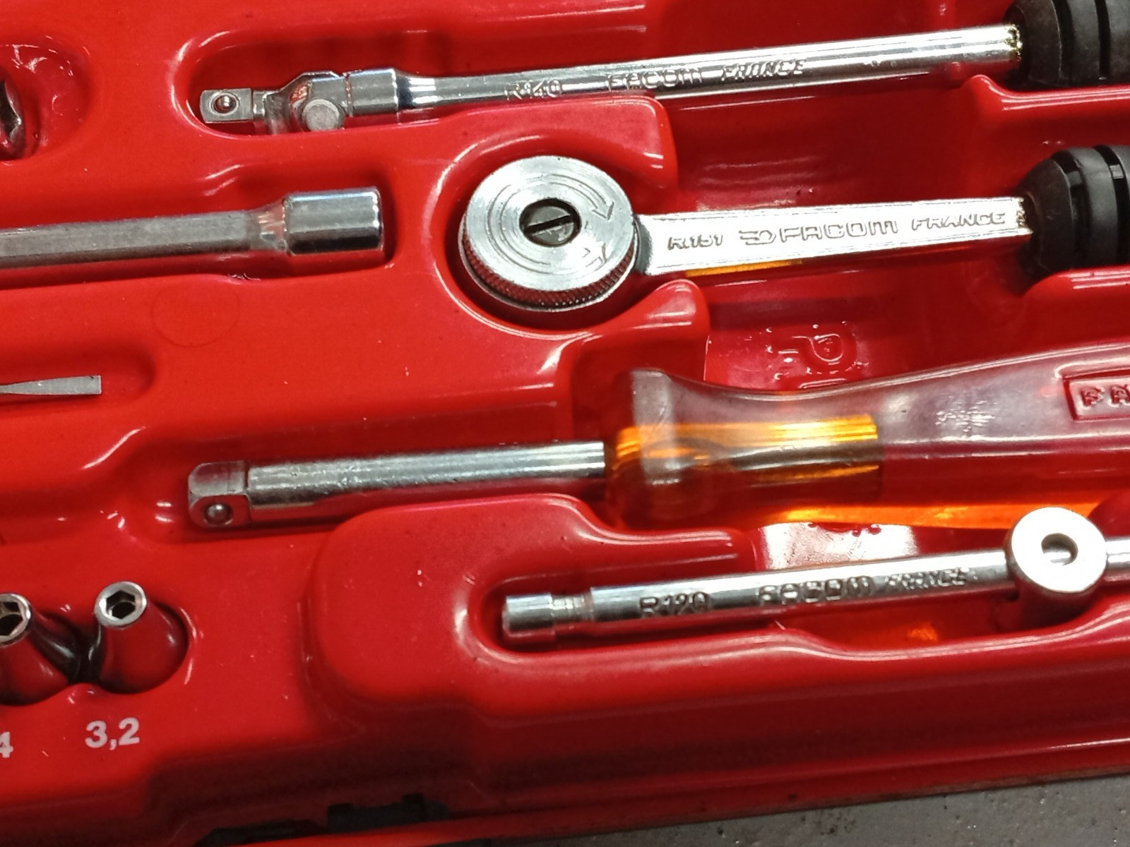 Vintage FACOM metric 1/4″ Drive, 19 Piece Socket Set, Made In France
