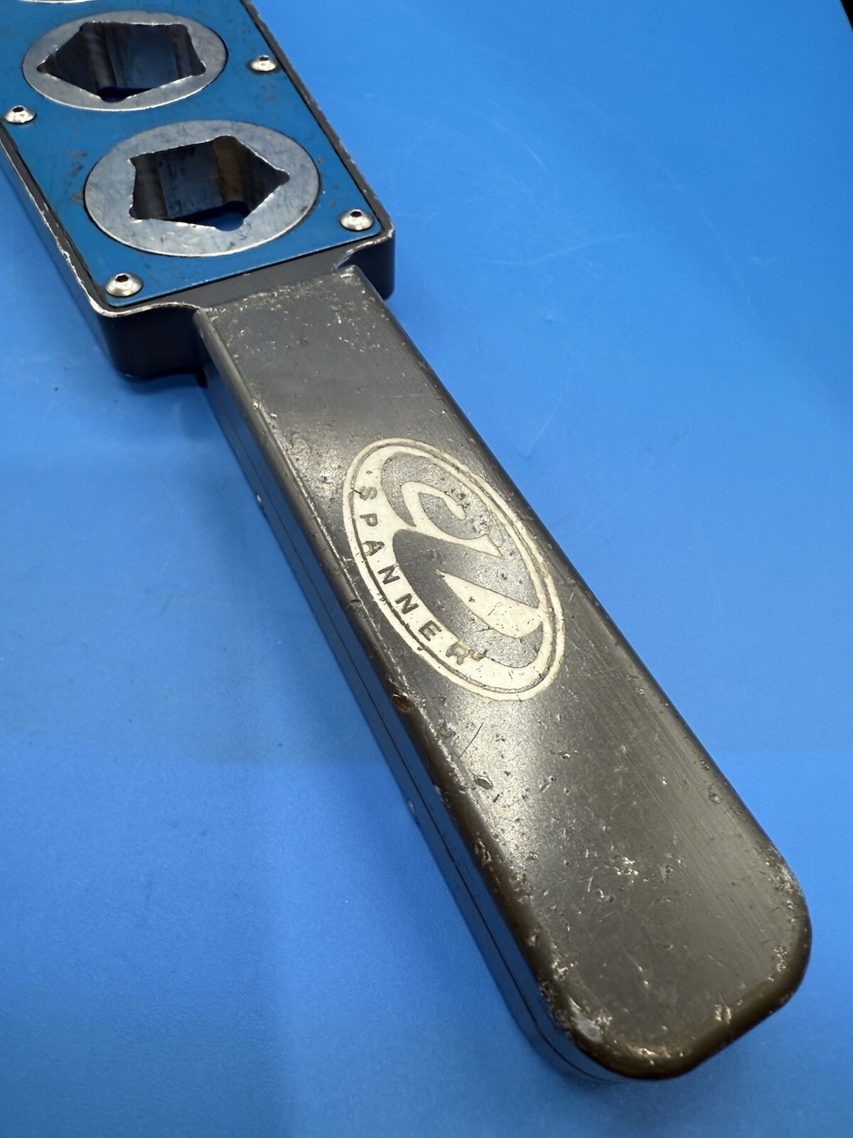 EZ Spanner 4 Hole Ratcheting Hydrant Wrench – Standard Handle EZ-4400 E4