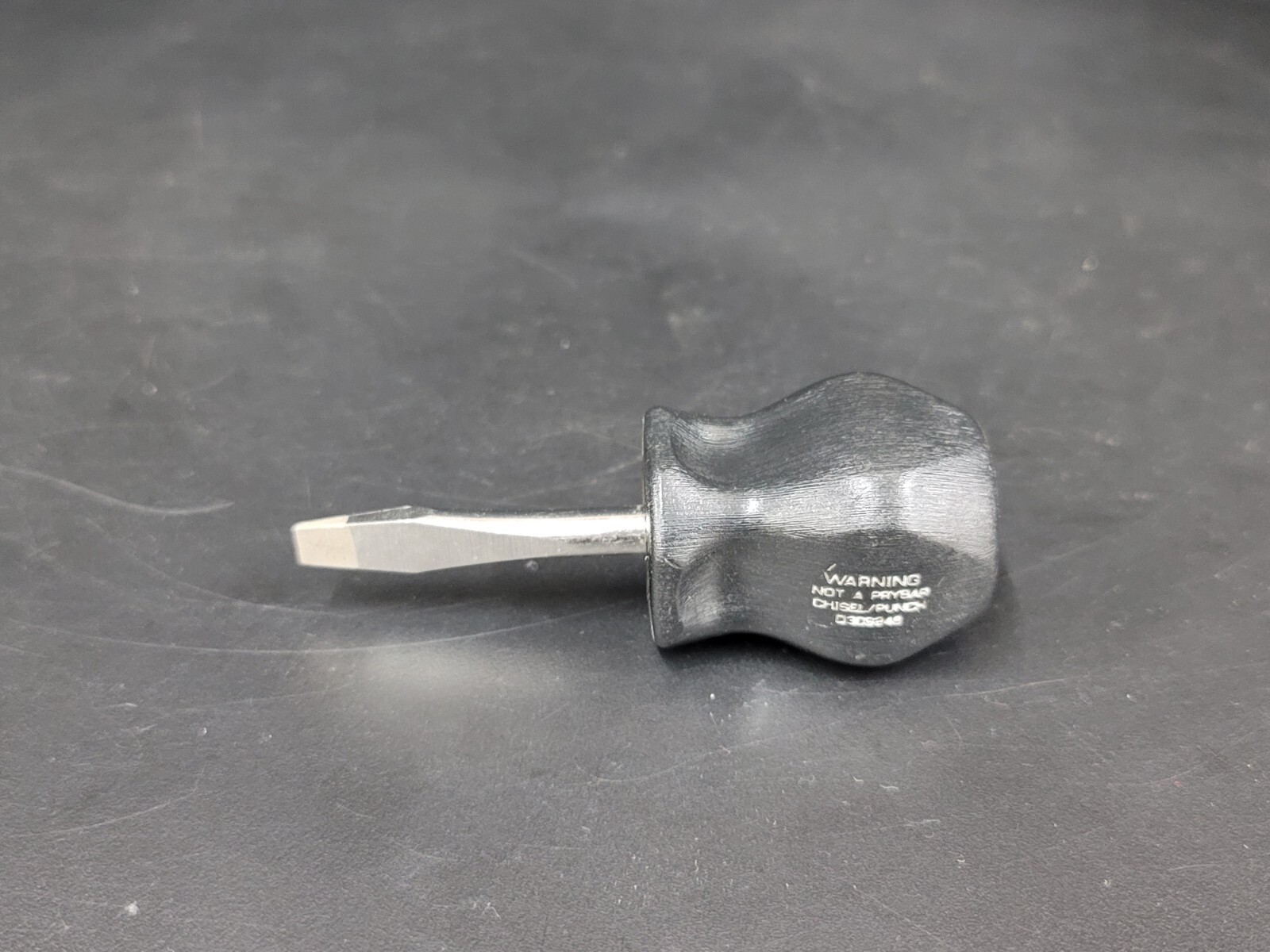 Snap On Flat Tip Stubby Hard Black Handle Grip Screwdriver SDD1 1/4» tip