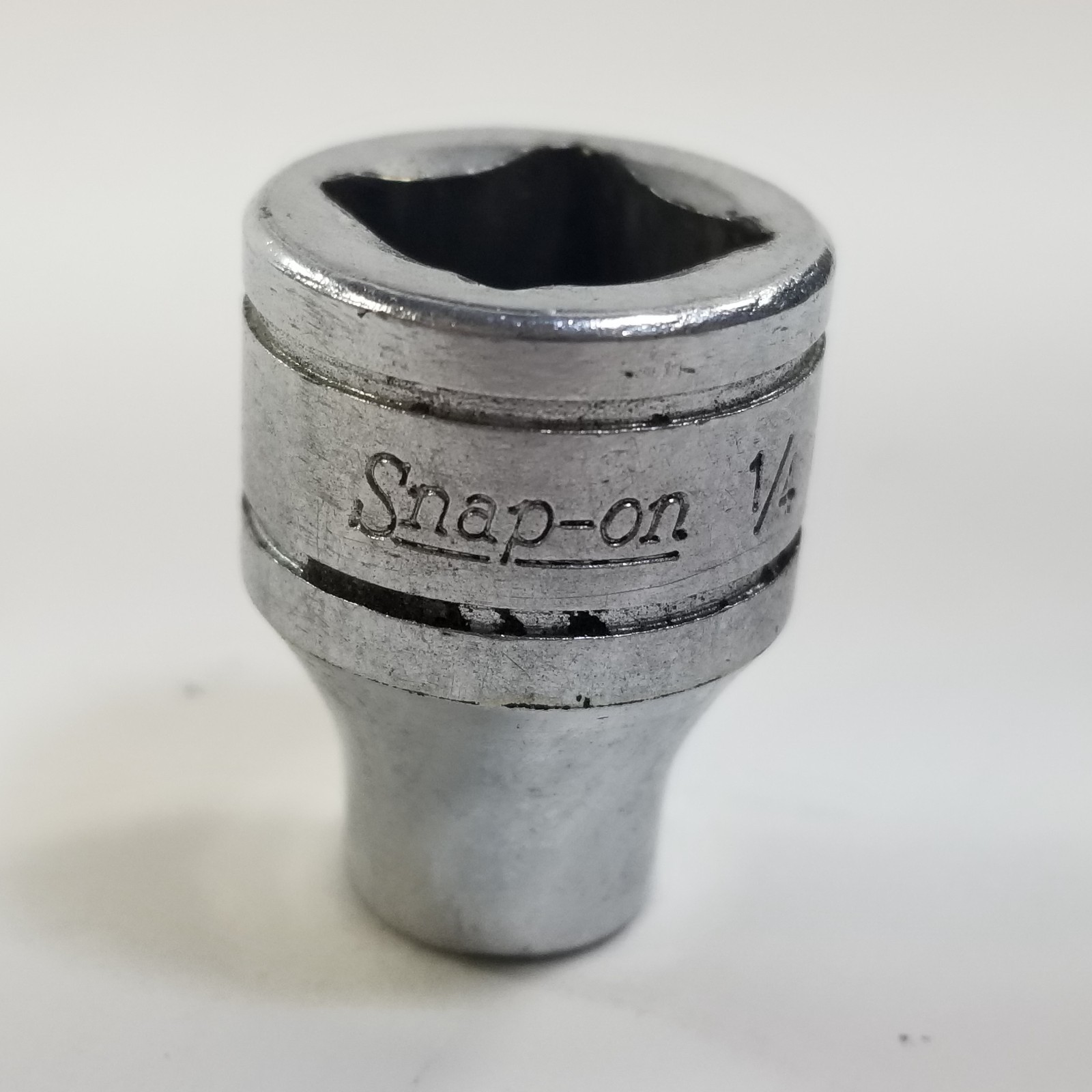 Snap-On Tools F081 – 1/4″ – 12 Point Shallow Socket 3/8″ Drive SAE Snap On USA