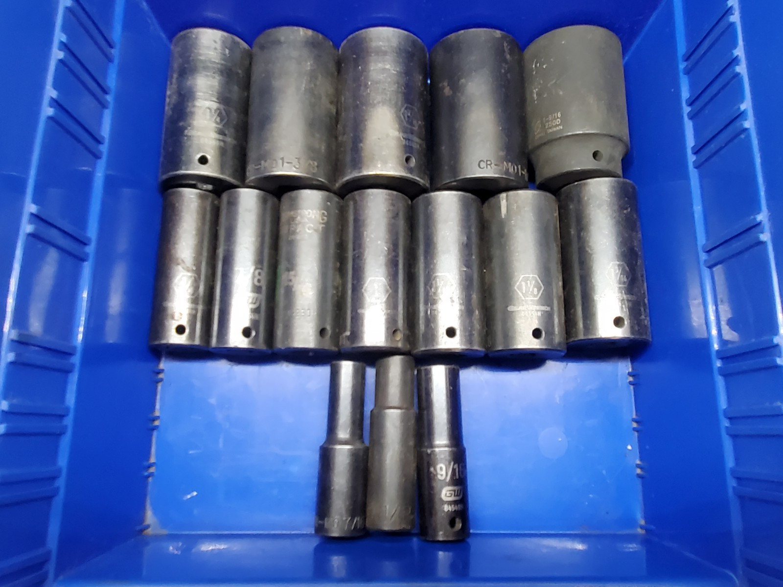 15-PCS GearWrench + More 7/16″ to 1-9/16″ Deep Impact Socket Set, 1/2″ Drive.