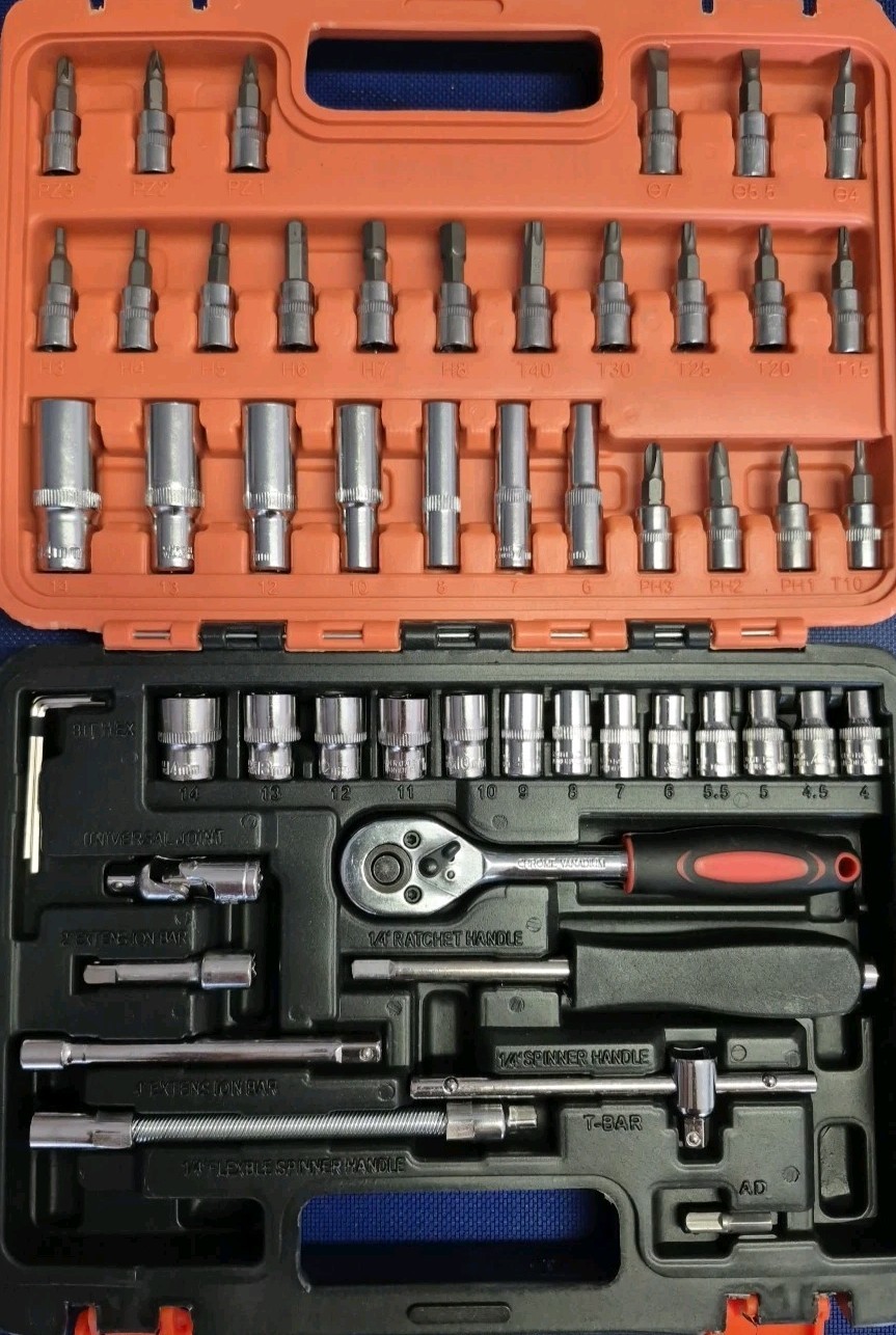 53 Pc 1/4″ Metric Socket Set With Ratchet, Driver And Screw Tips