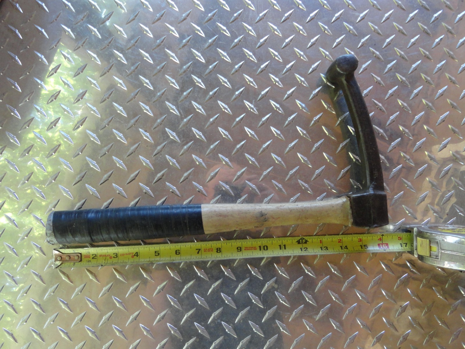 BODY REPAIR HAMMER USED 16″ HANDLE 8 1/4″ LONG REACH HEAD 1 1/2″ FACE FAST SHIP