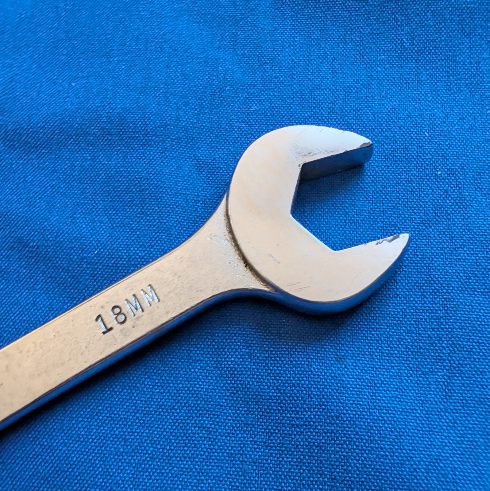 MAC Tools M18CW – 18mm Metric 12pt Combination Wrench Made in USA 8 Inches