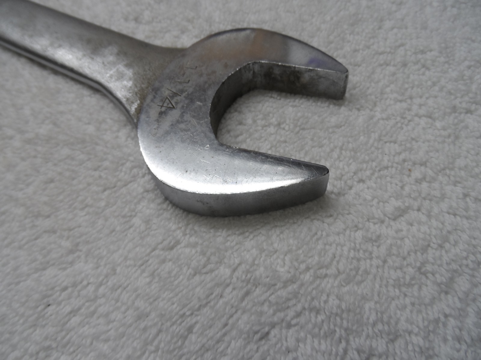 Craftsman SAE Satin Combination Wrench, 12pt USA, 1-1/4″ PN 44708 (-V- used)
